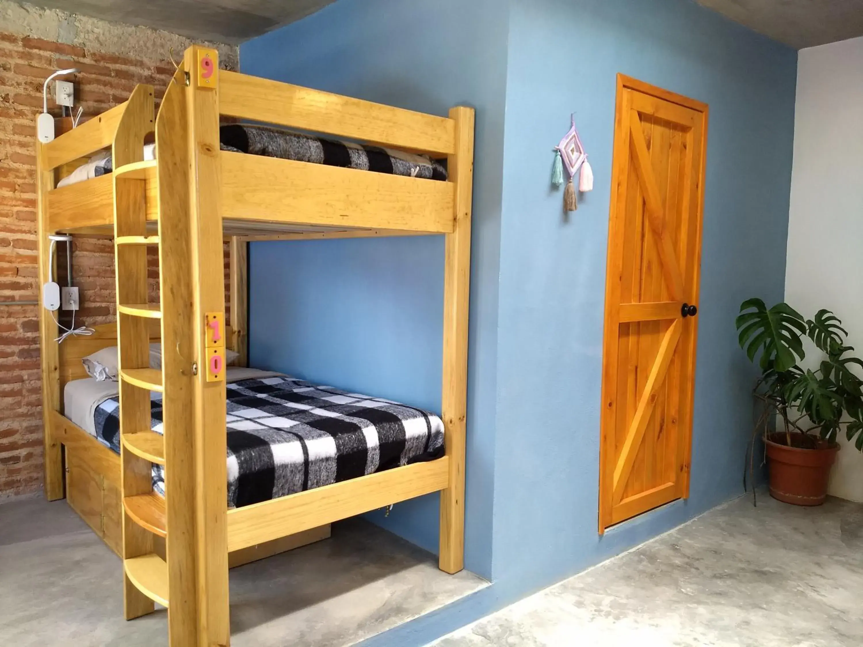Bed in 10-Bed Mixed Dormitory Room in La Abuelita Hostal Bed in 10-Bed Mixed Dormitory Room in La Abuelita Hostal