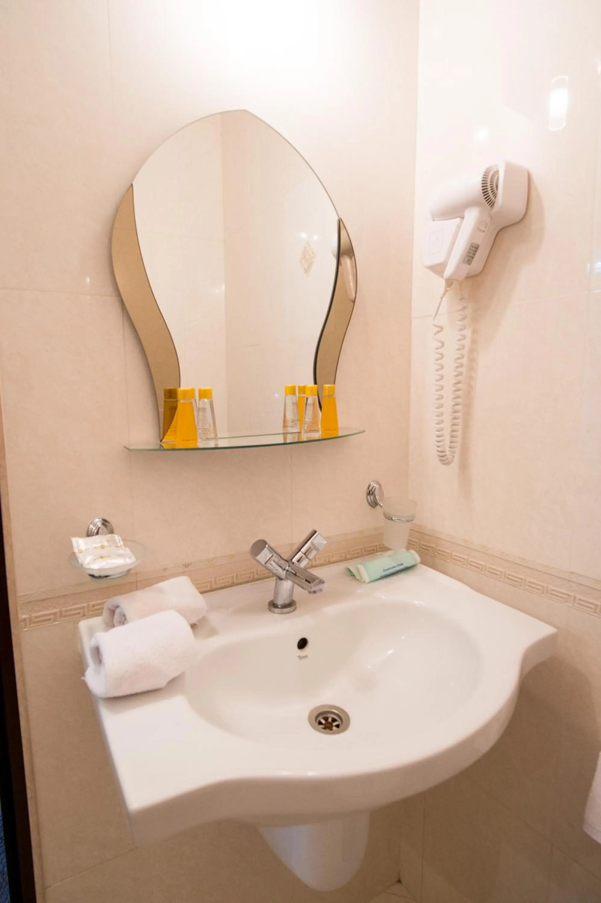 Bathroom in Family Hotel Hebar