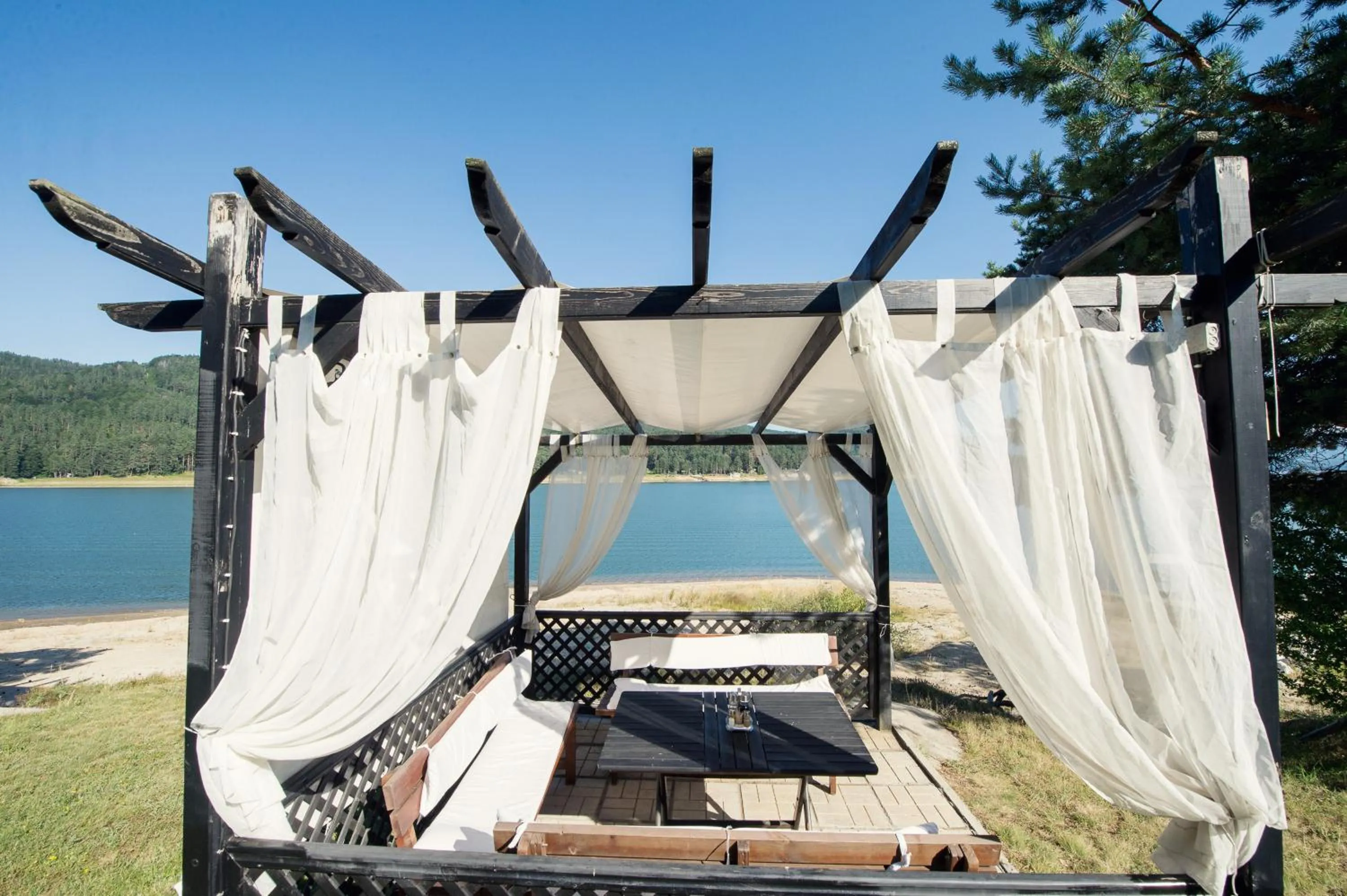 Restaurant/places to eat in Family Hotel Hebar