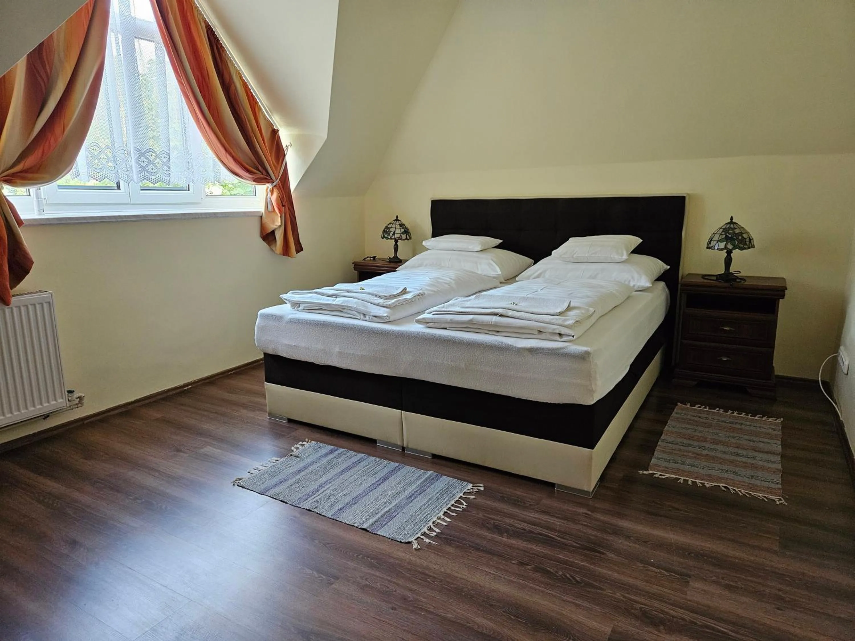 Bedroom, Bed in Parti Panzió