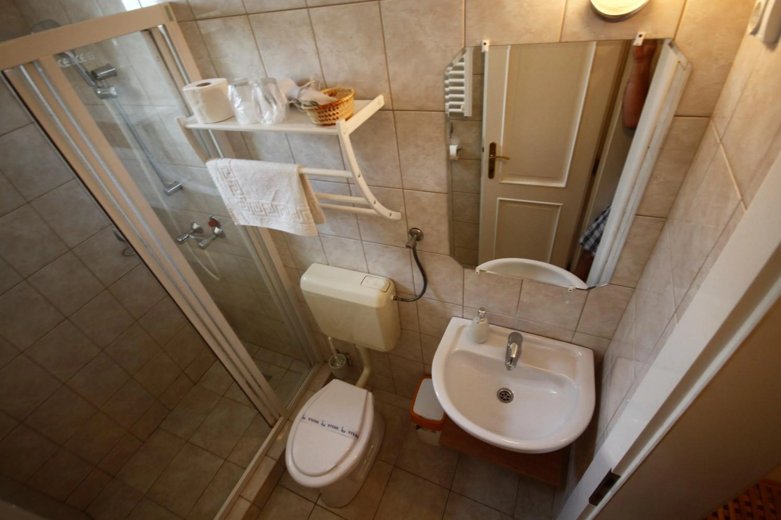 Bathroom in Parti Panzió