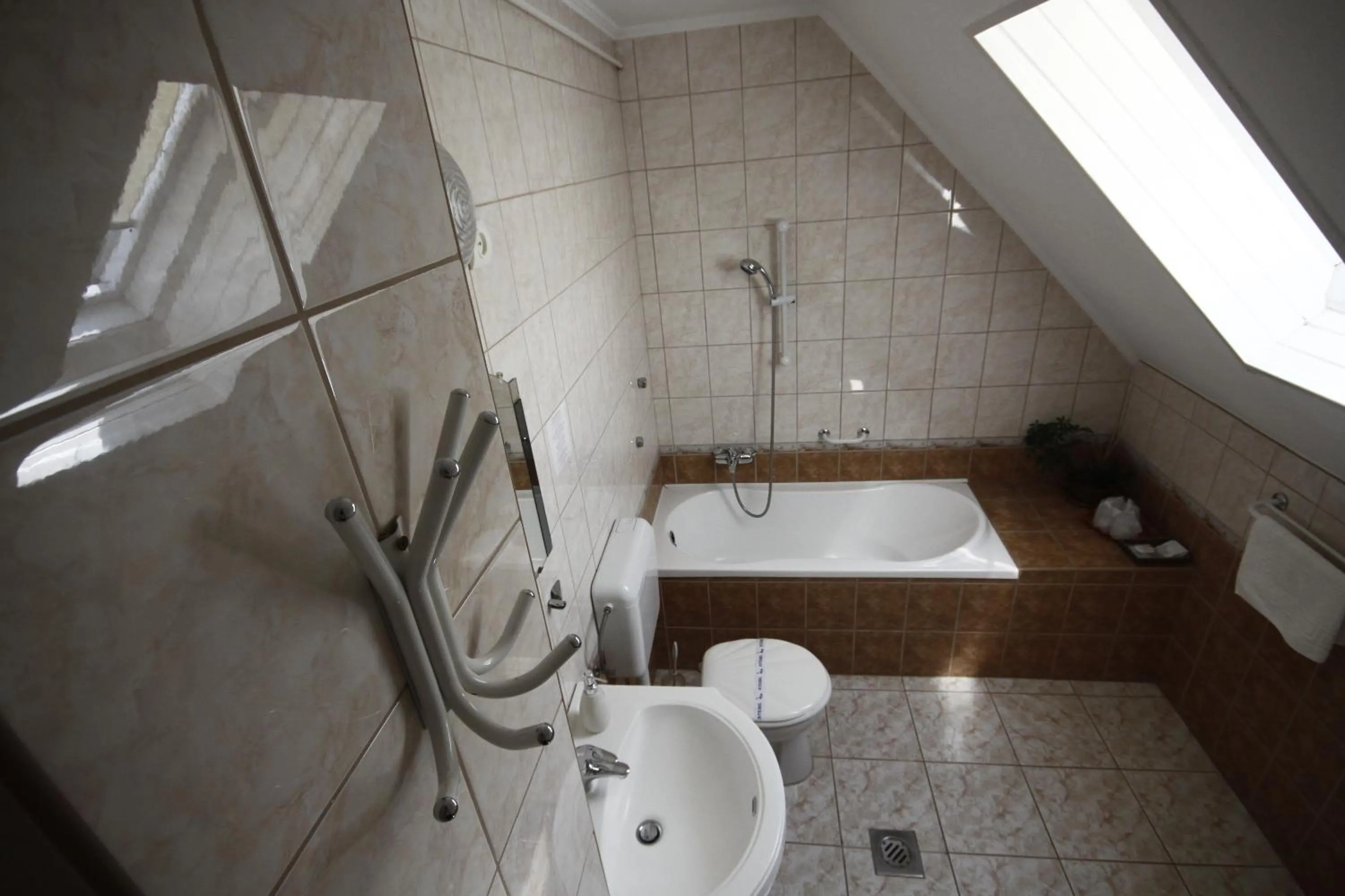 Bathroom in Parti Panzió