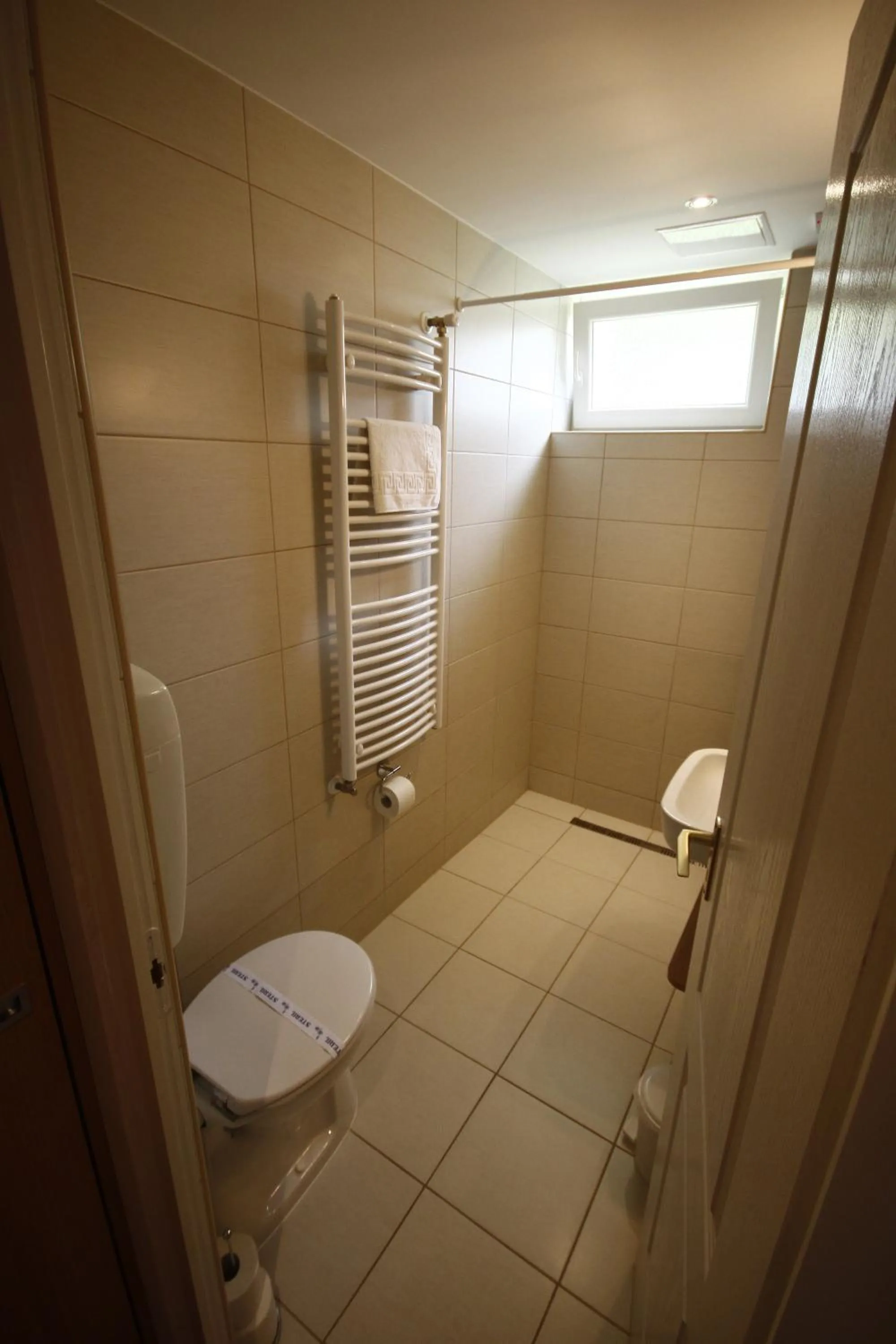 Bathroom in Parti Panzió