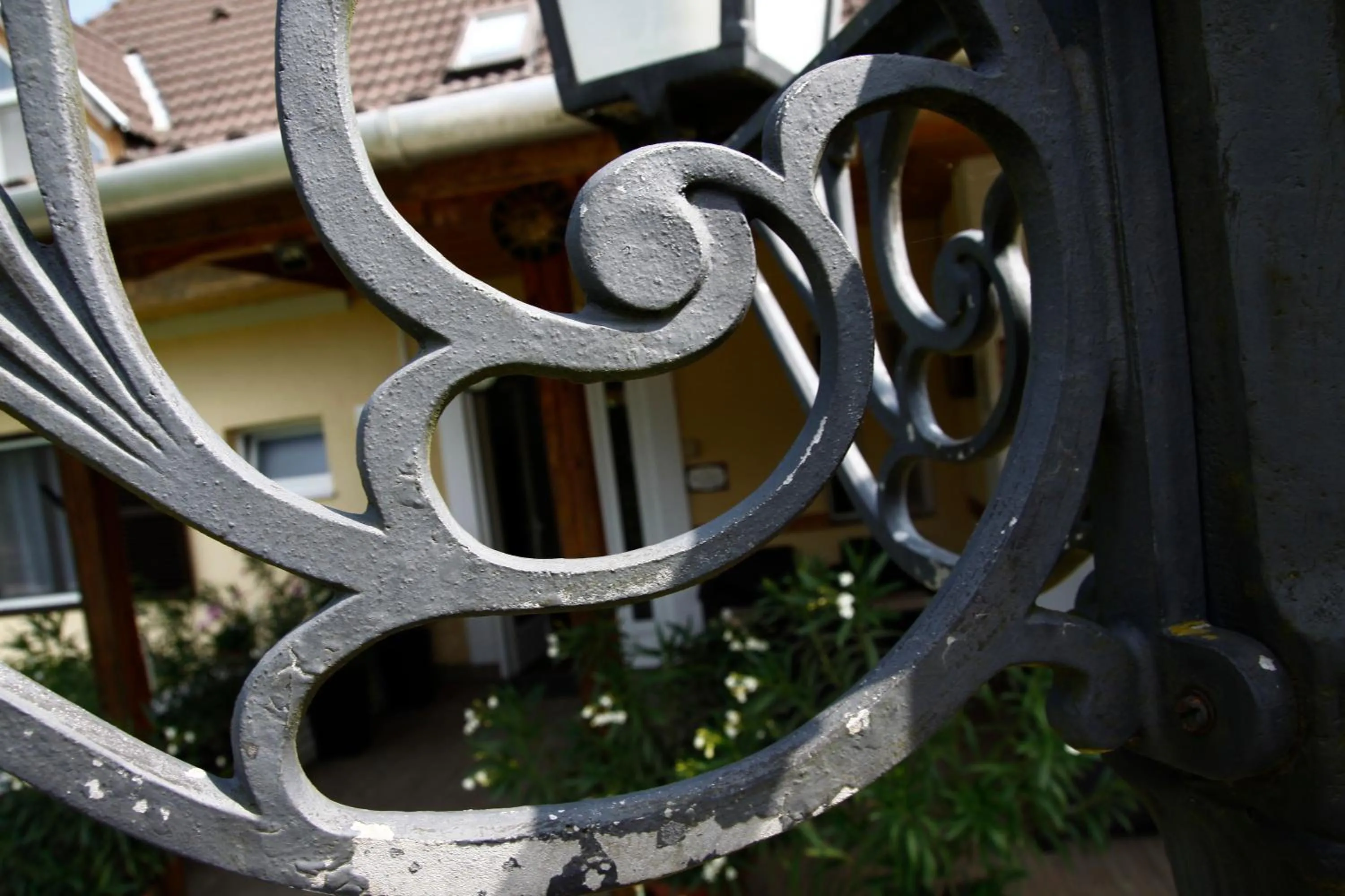Facade/entrance in Parti Panzió