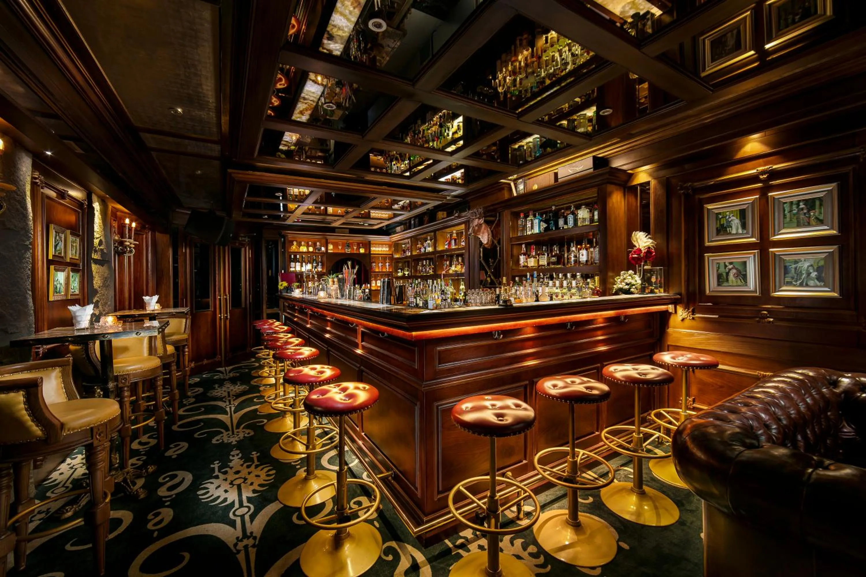 Nightclub / DJ in Hanoi Dalvostro Valentino Hotel & Spa