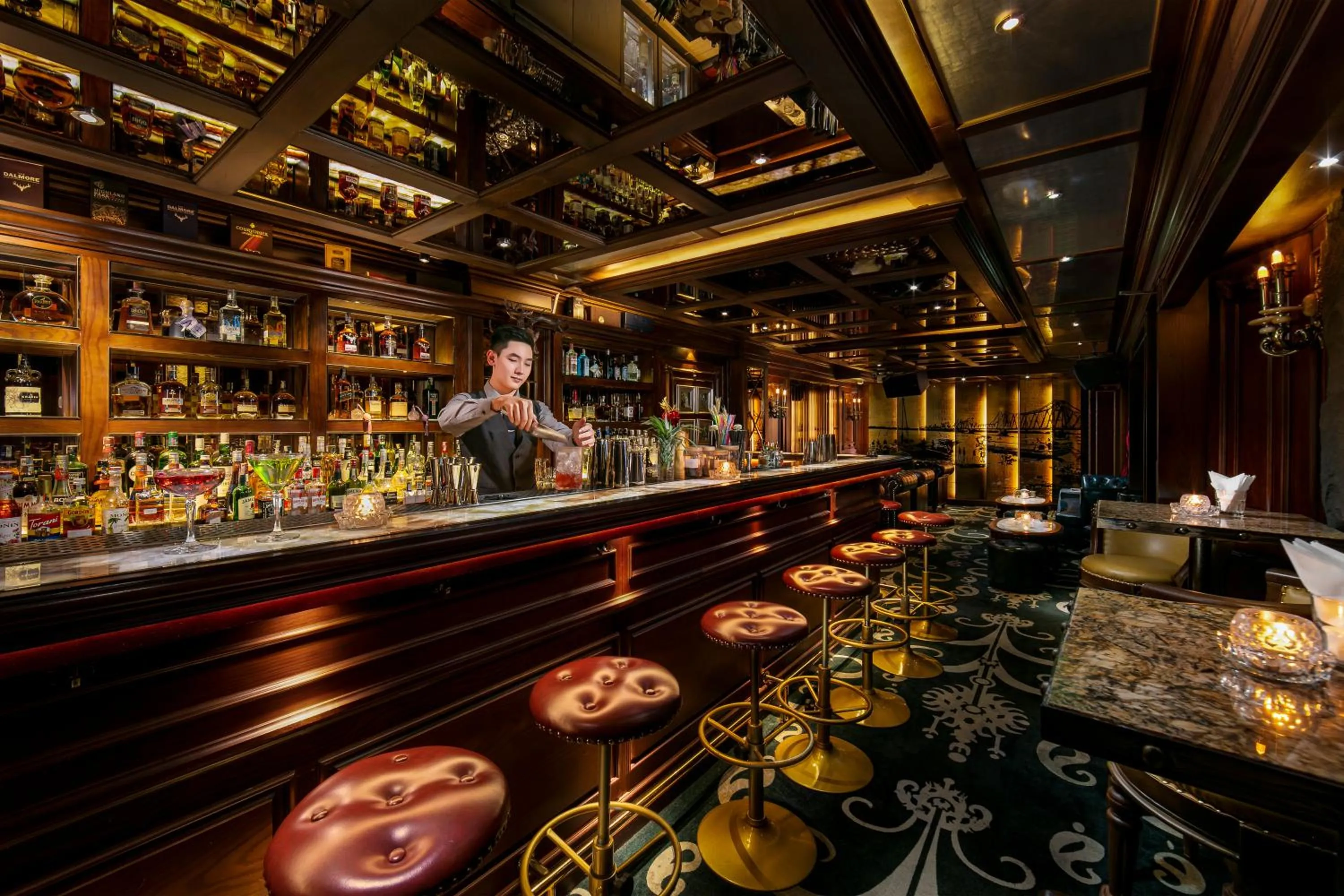 Nightclub / DJ in Hanoi Dalvostro Valentino Hotel & Spa