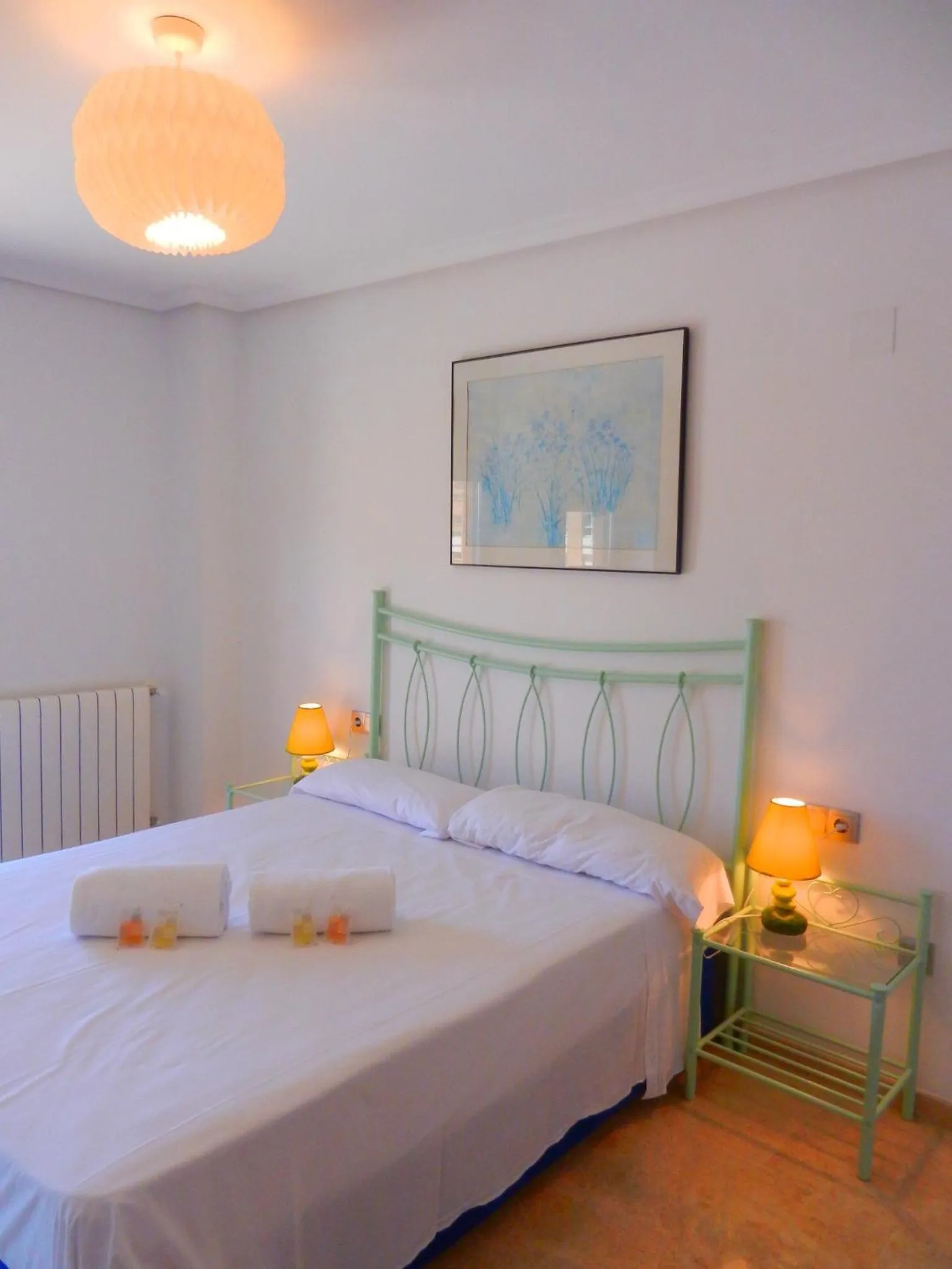 Bed in Oceanográfico Apartments