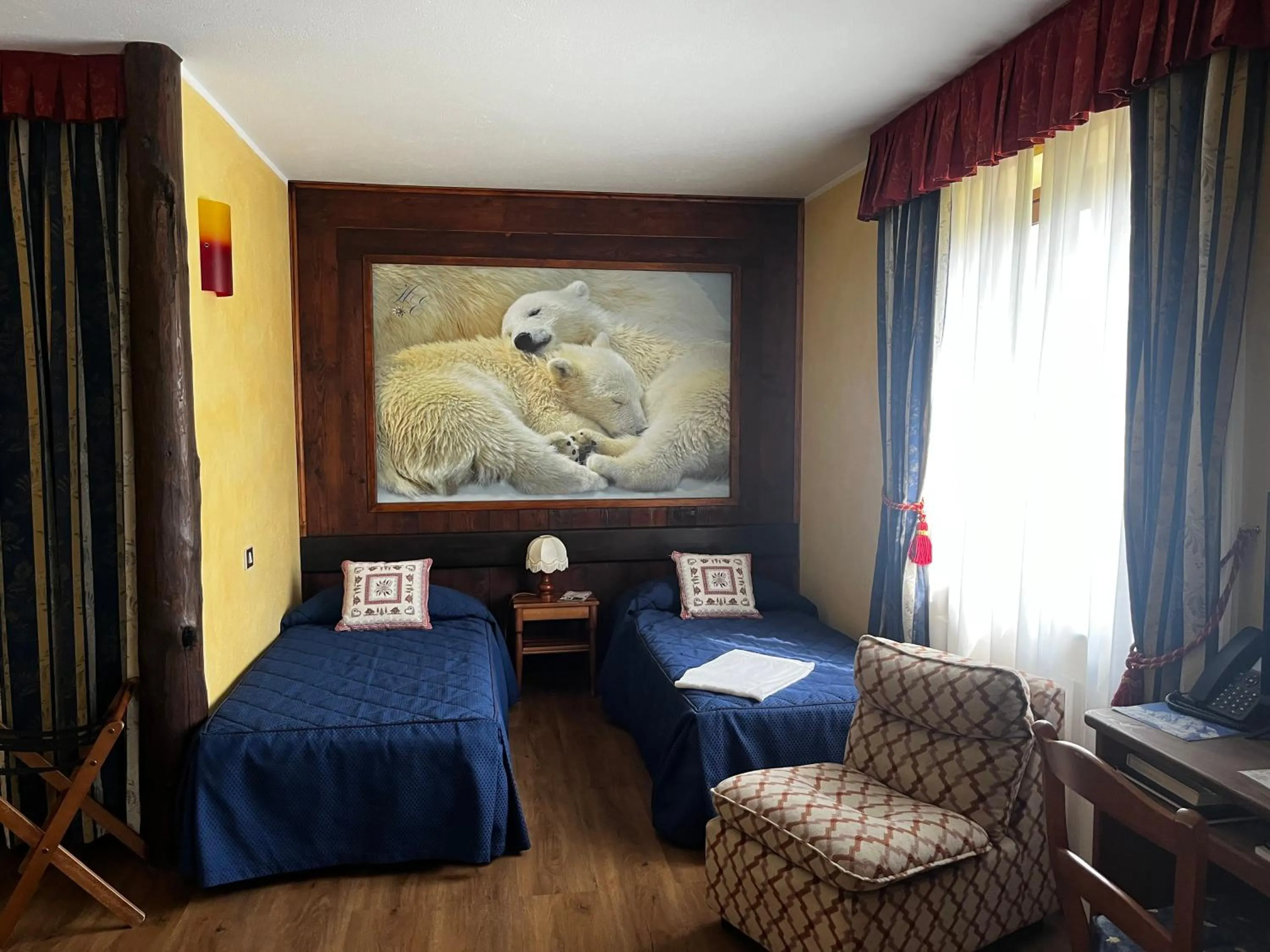 Bedroom, Bed in Hotel Edelweiss & SPA