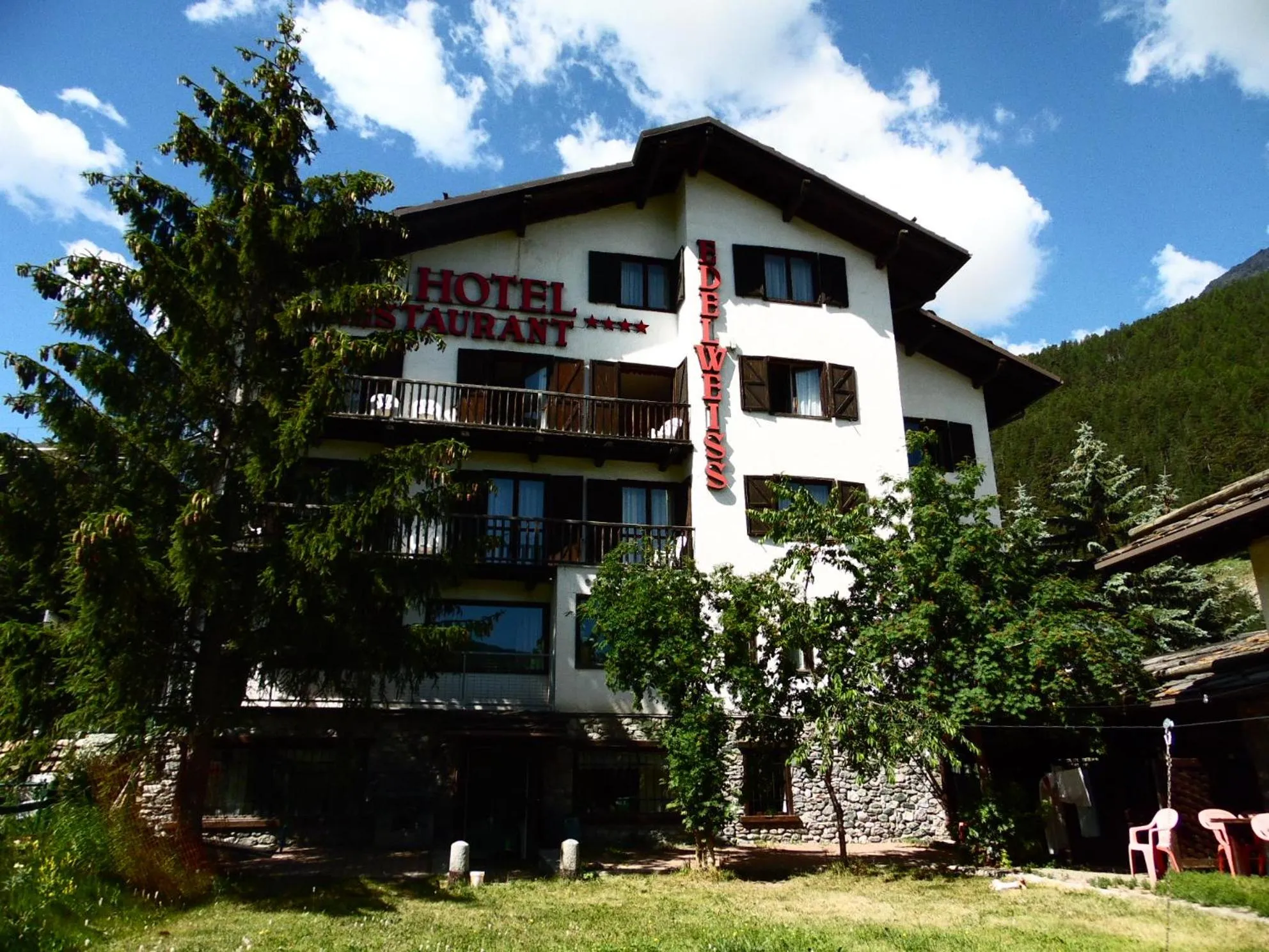 Property building in Hotel Edelweiss & SPA
