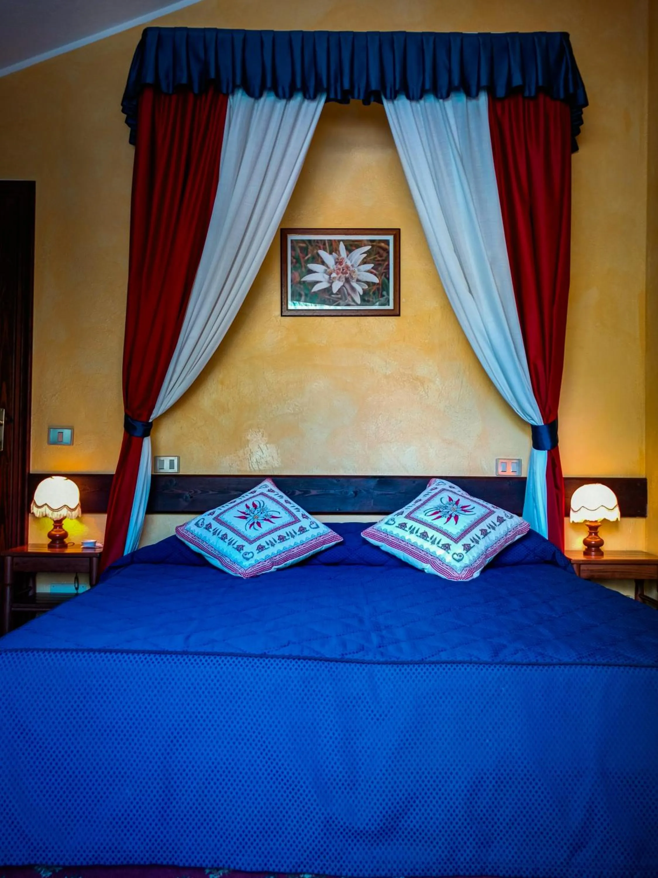 Bedroom, Bed in Hotel Edelweiss & SPA