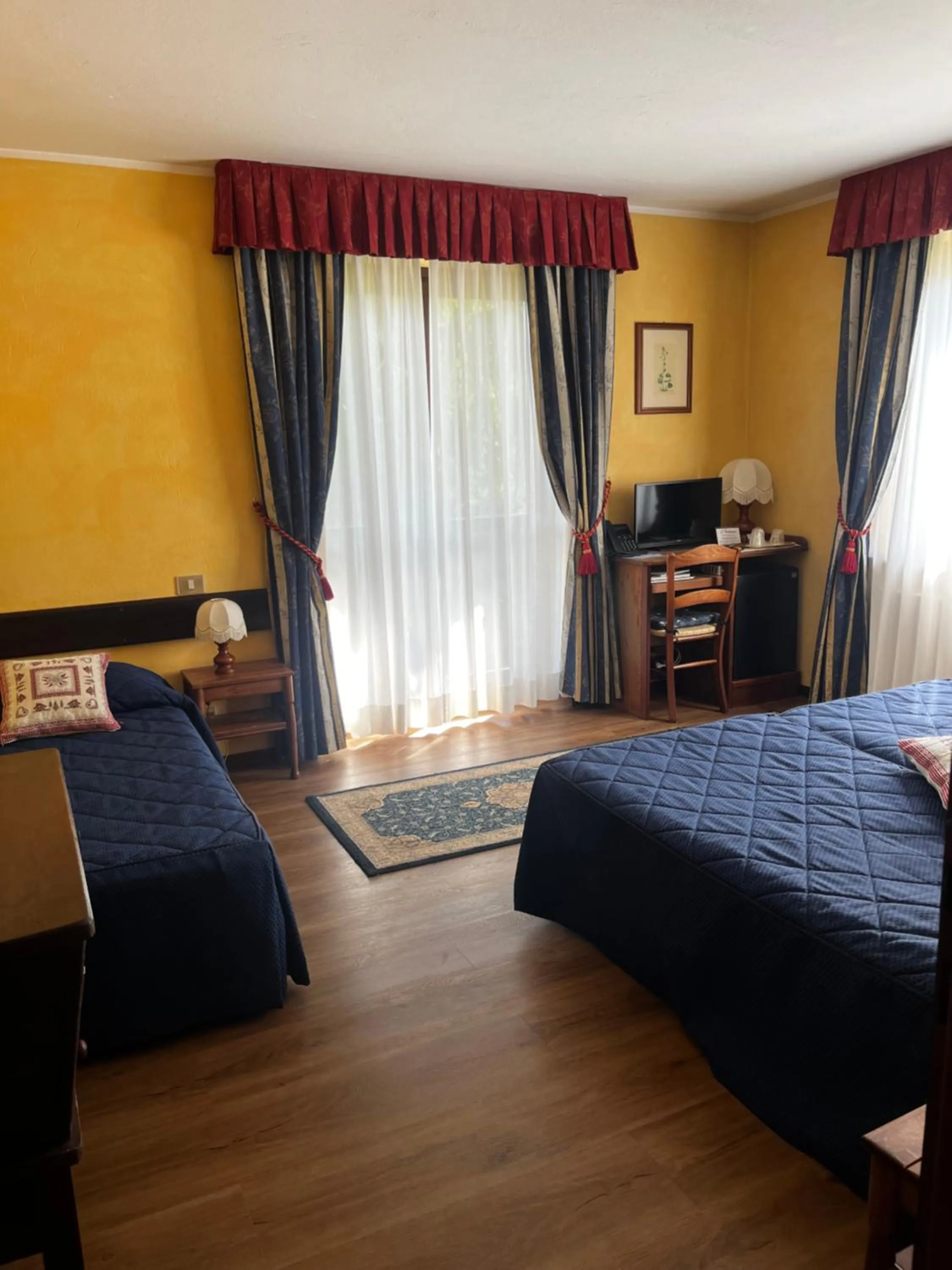 Bedroom, Bed in Hotel Edelweiss & SPA