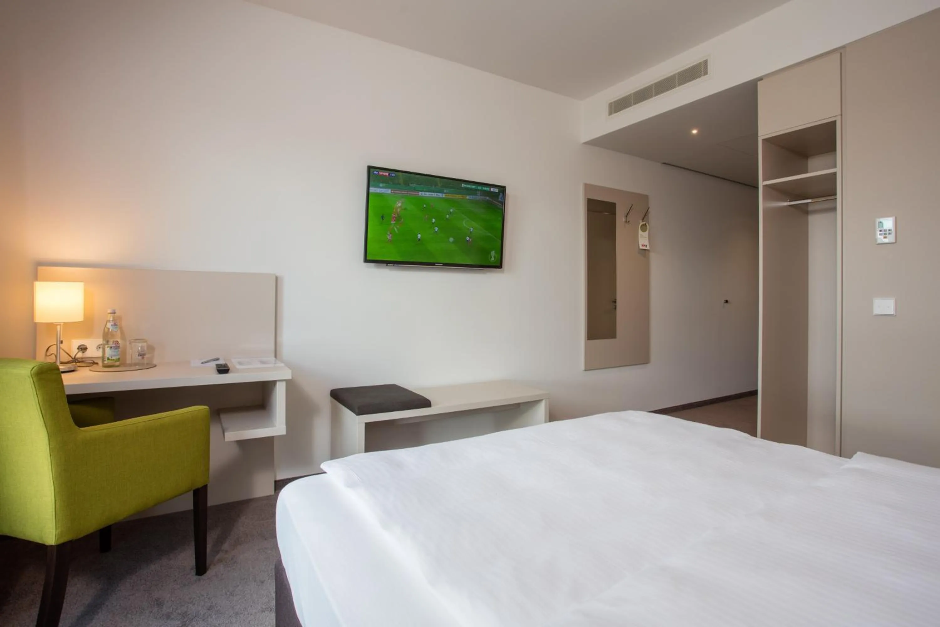 Photo of the whole room, Bed in Hotel am Campus