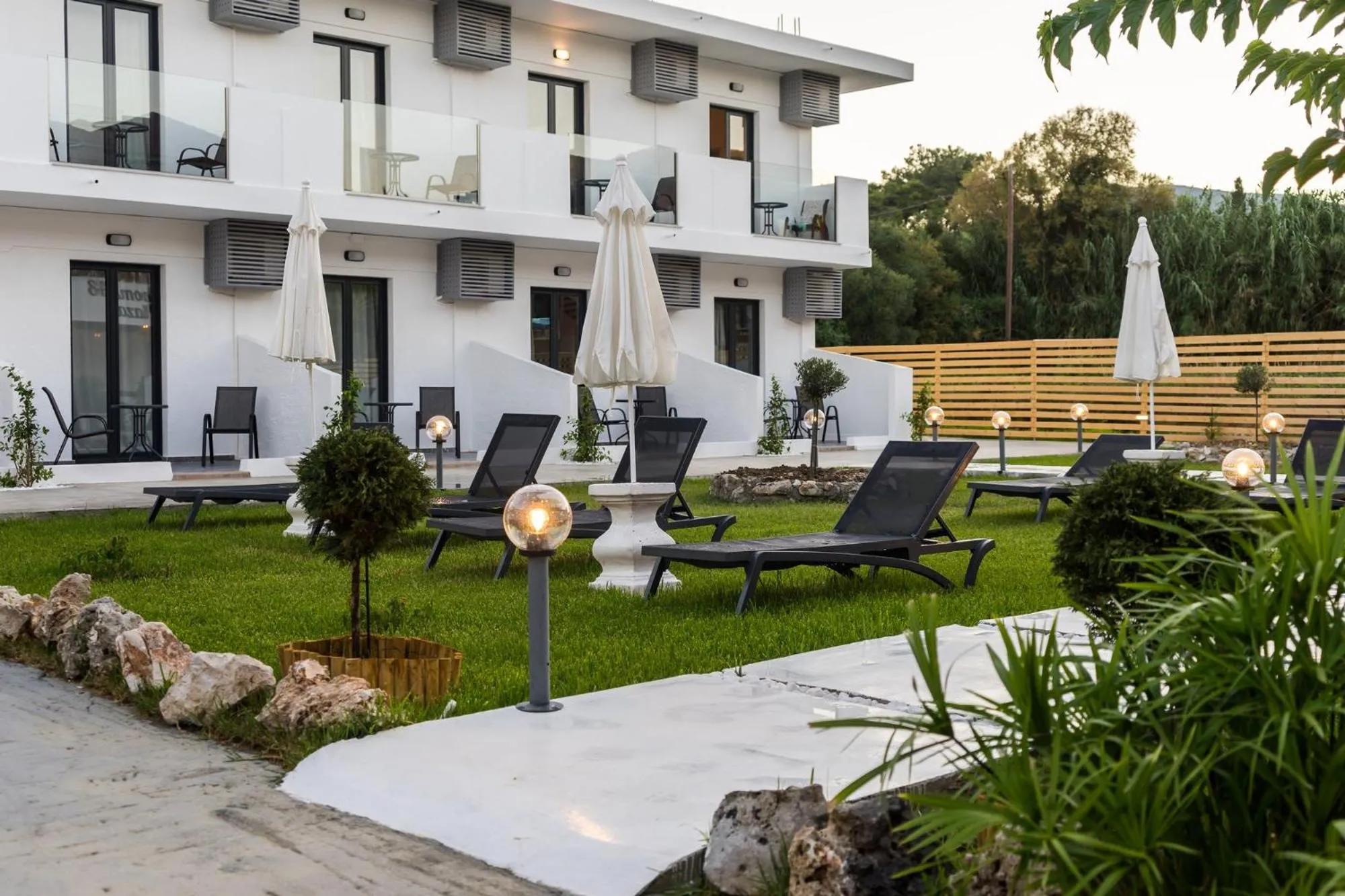 Garden in Rooms 48 by Zante Plaza