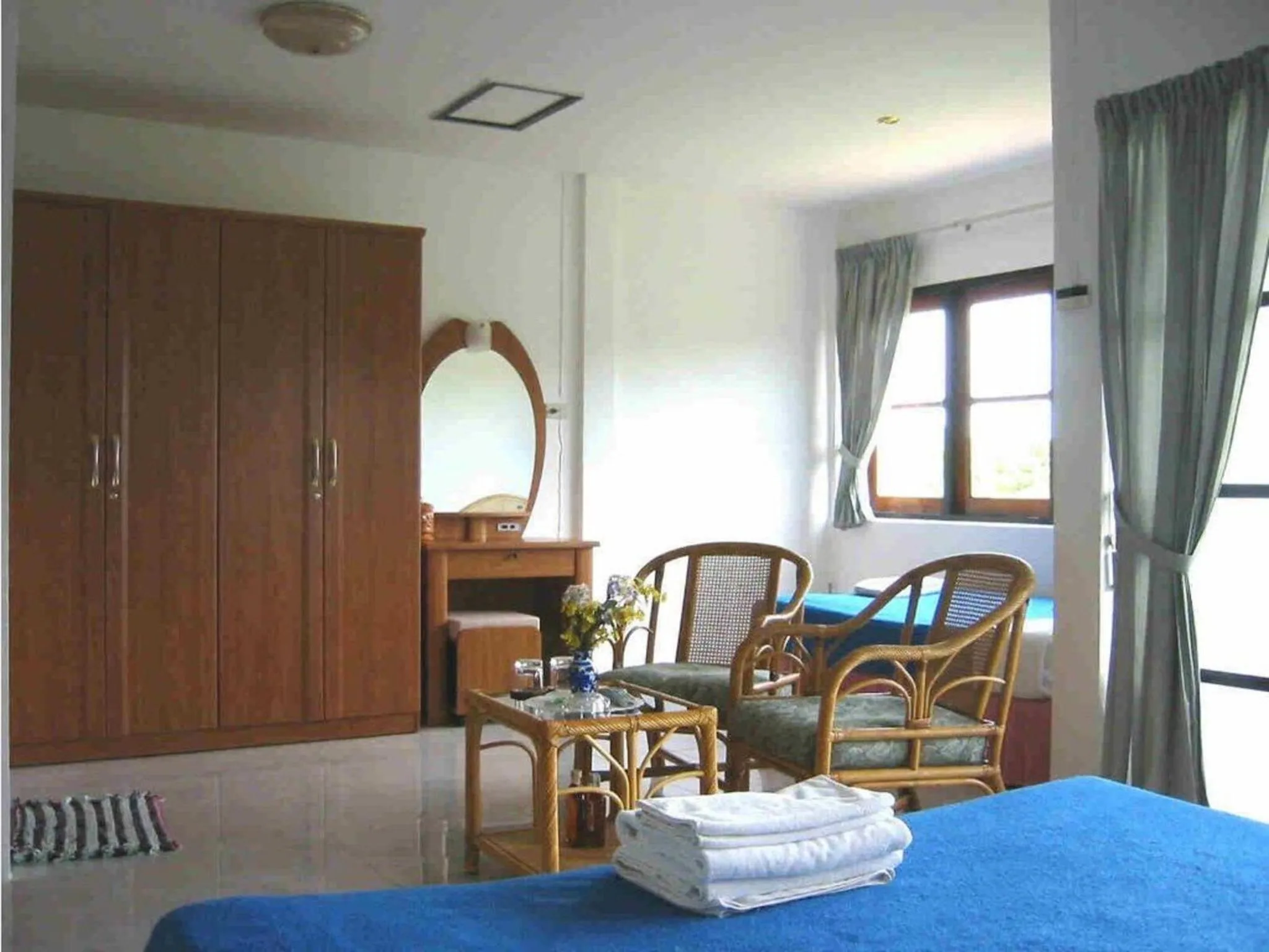 Seating area, Bed in A&B Hotel