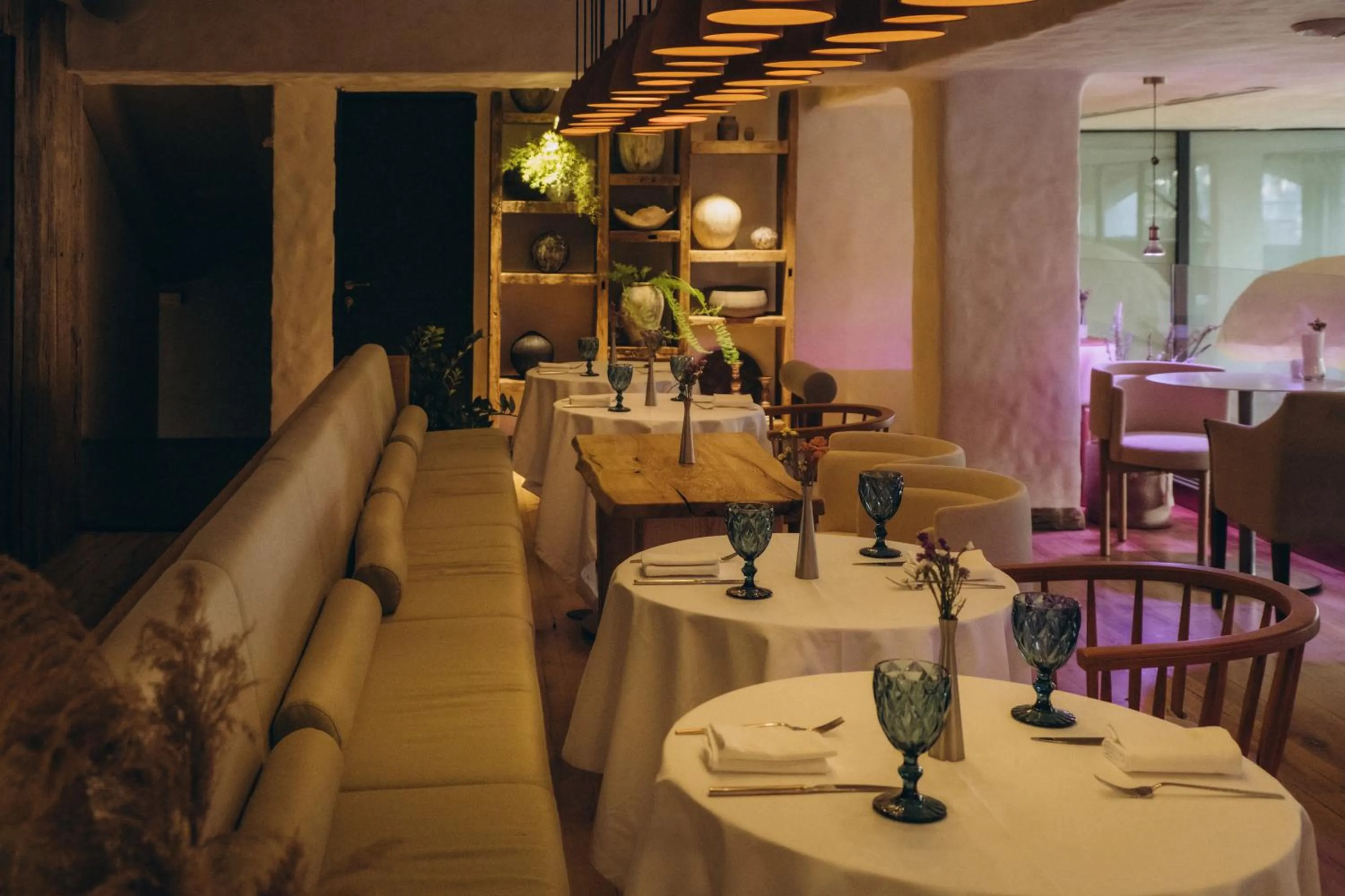 Restaurant/places to eat in Costé Hotel