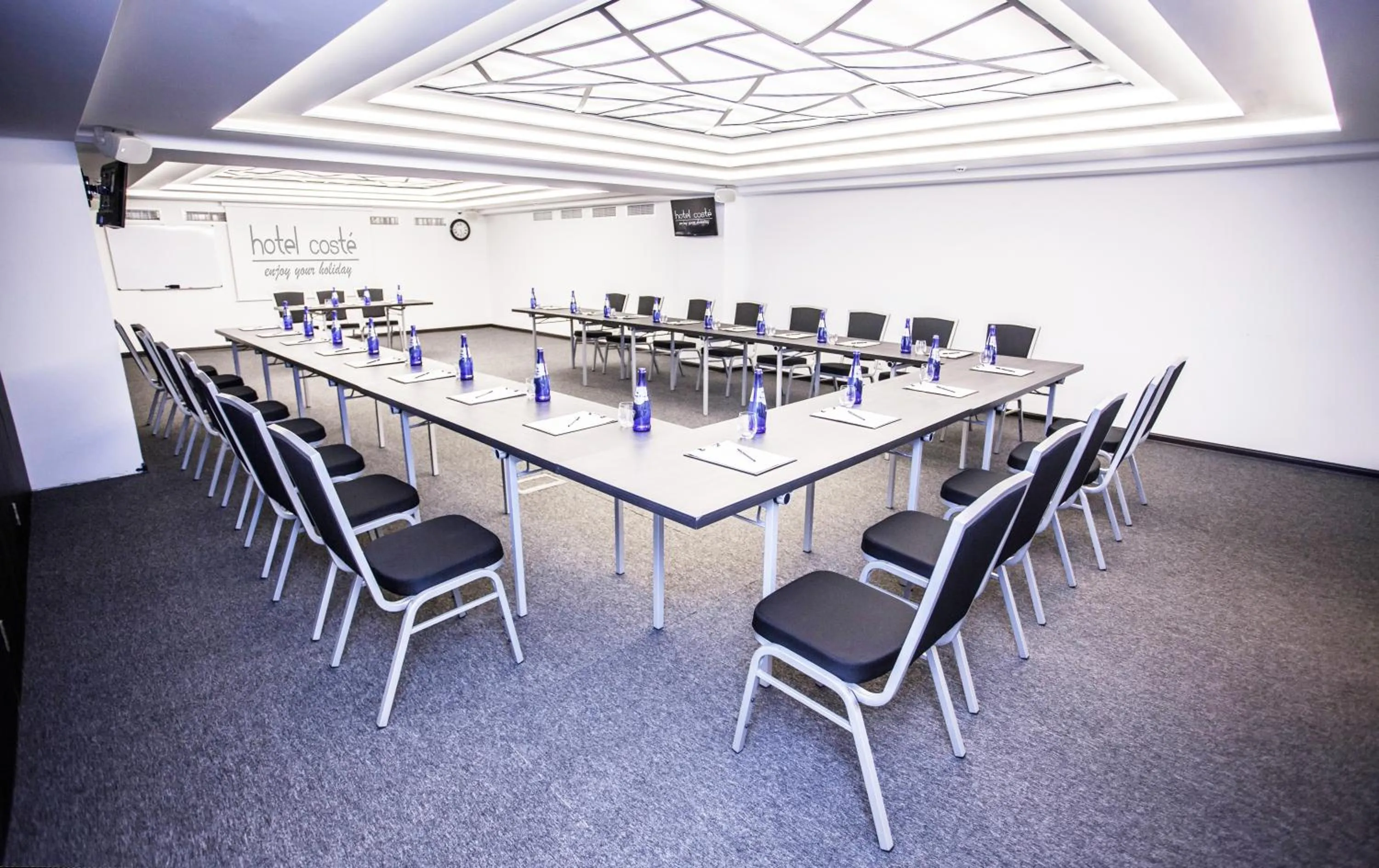 Meeting/conference room in Costé Hotel