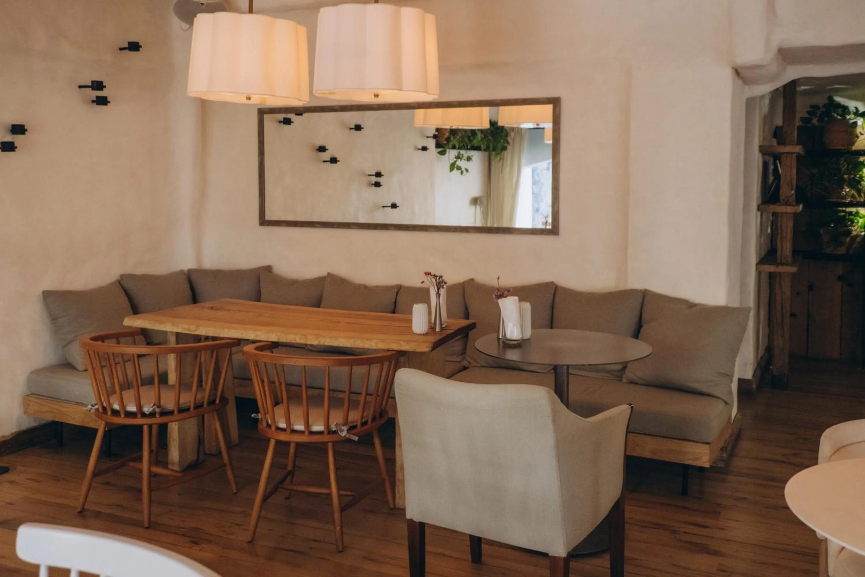 Dining area in Costé Hotel