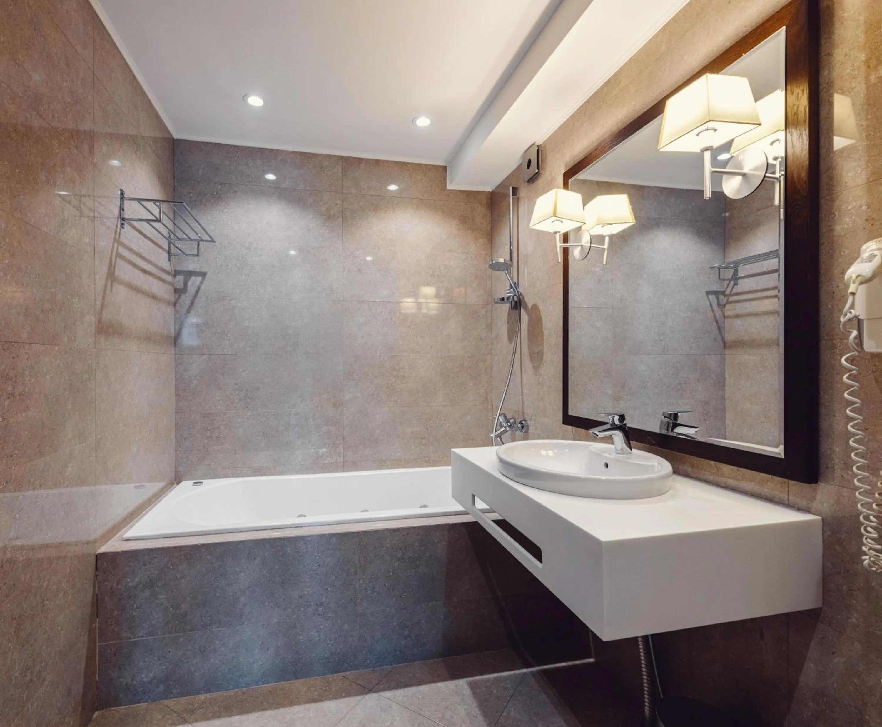 Bathroom in Costé Hotel