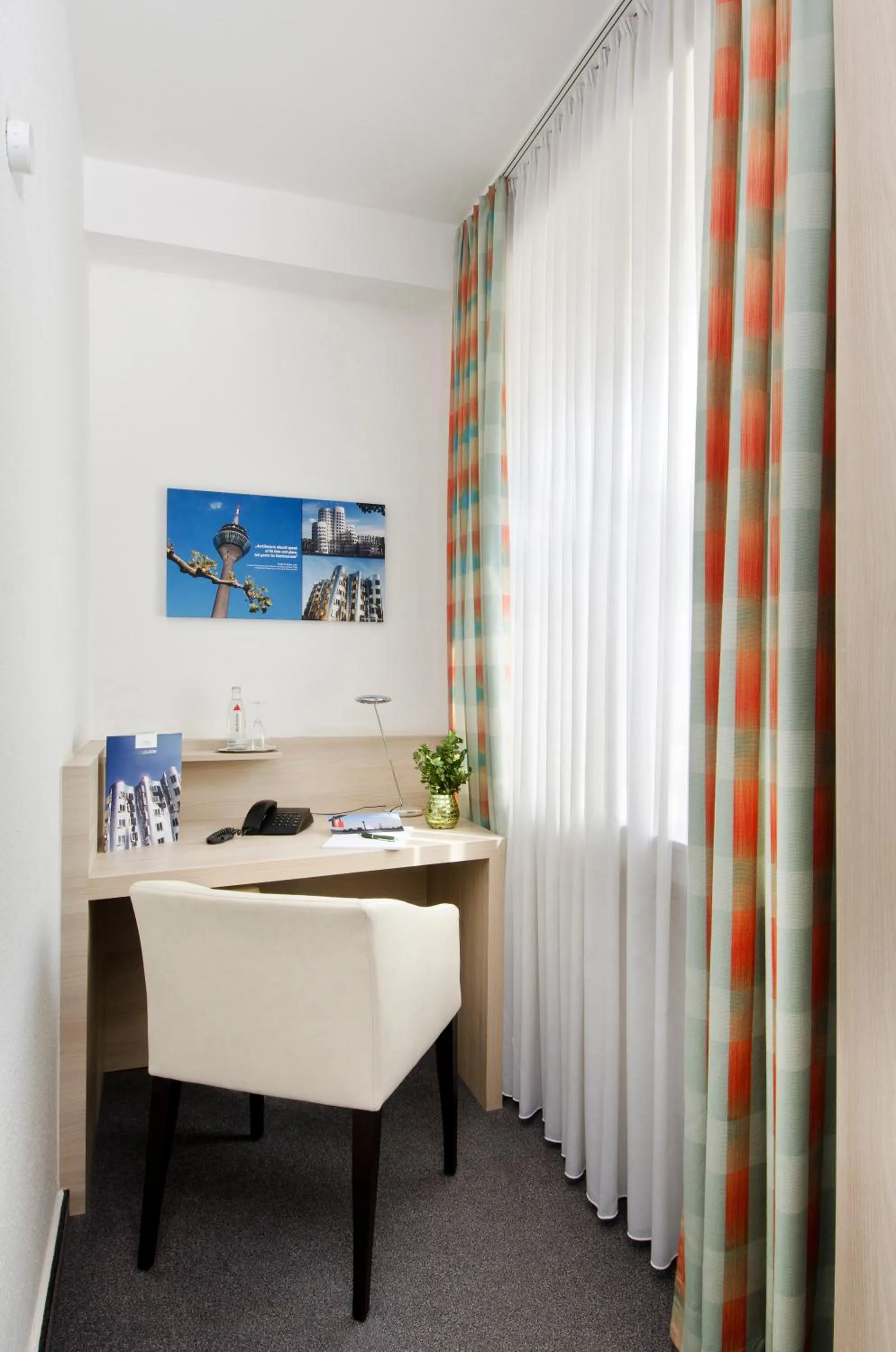 Photo of the whole room in Hotel am Hofgarten