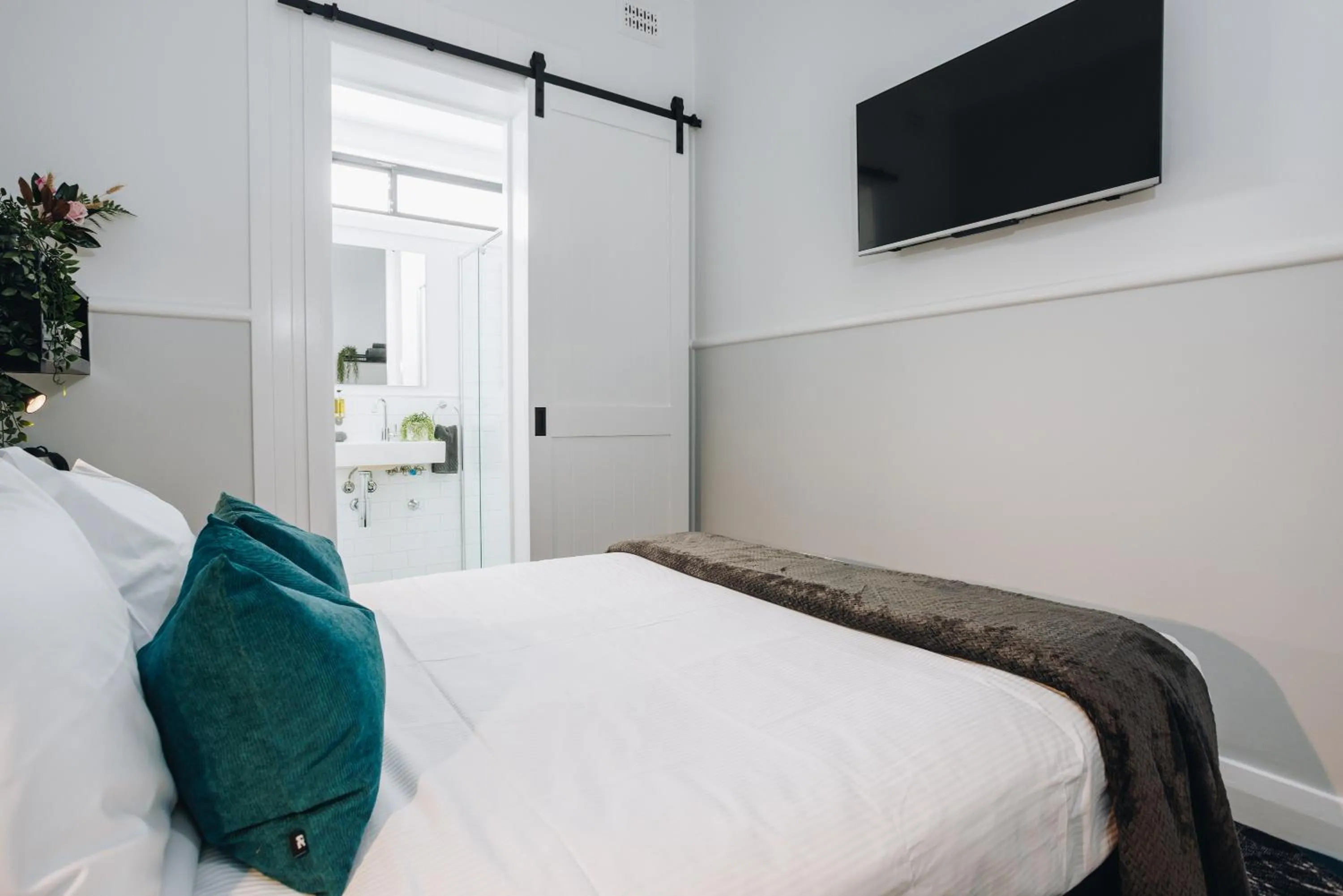 Photo of the whole room, Bed in Royal Hotel Wyong