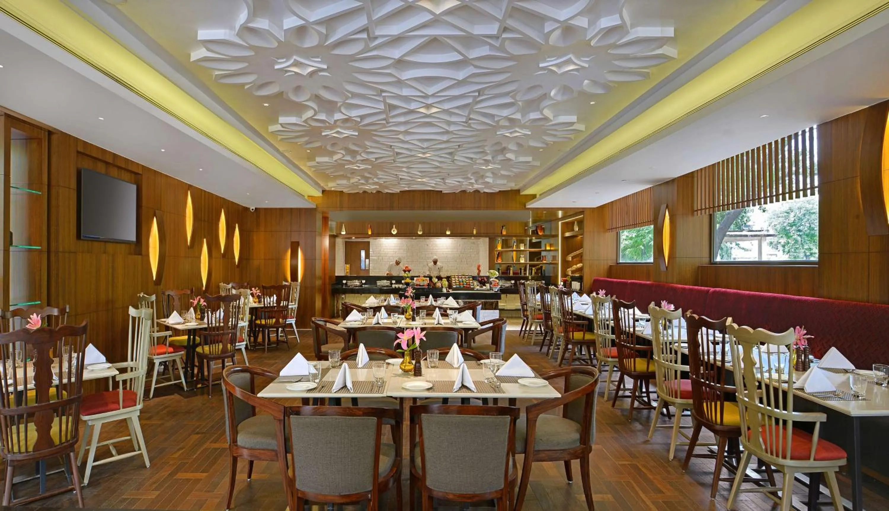 Restaurant/places to eat in Radisson Gwalior