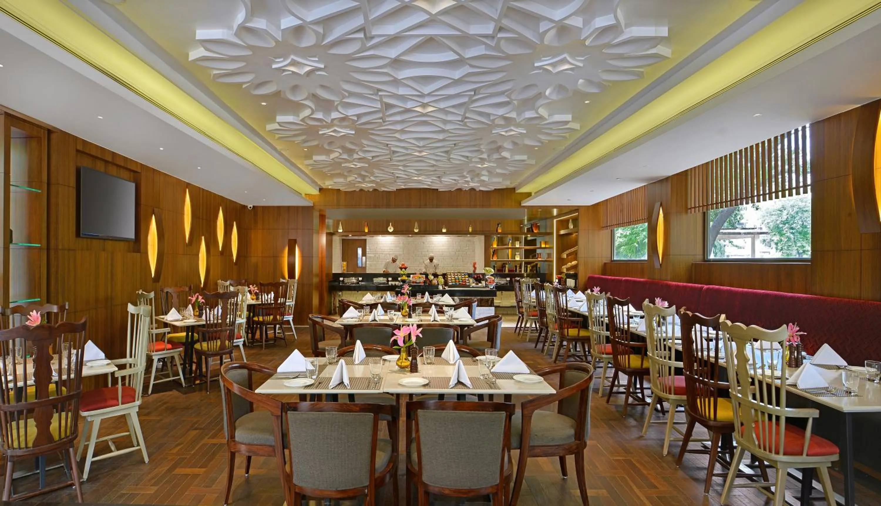 Restaurant/places to eat in Radisson Gwalior