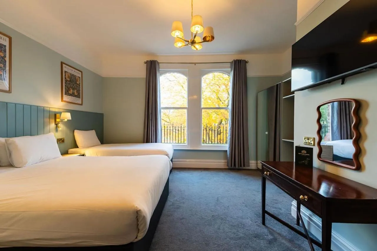 Bed in Sefton Park Hotel