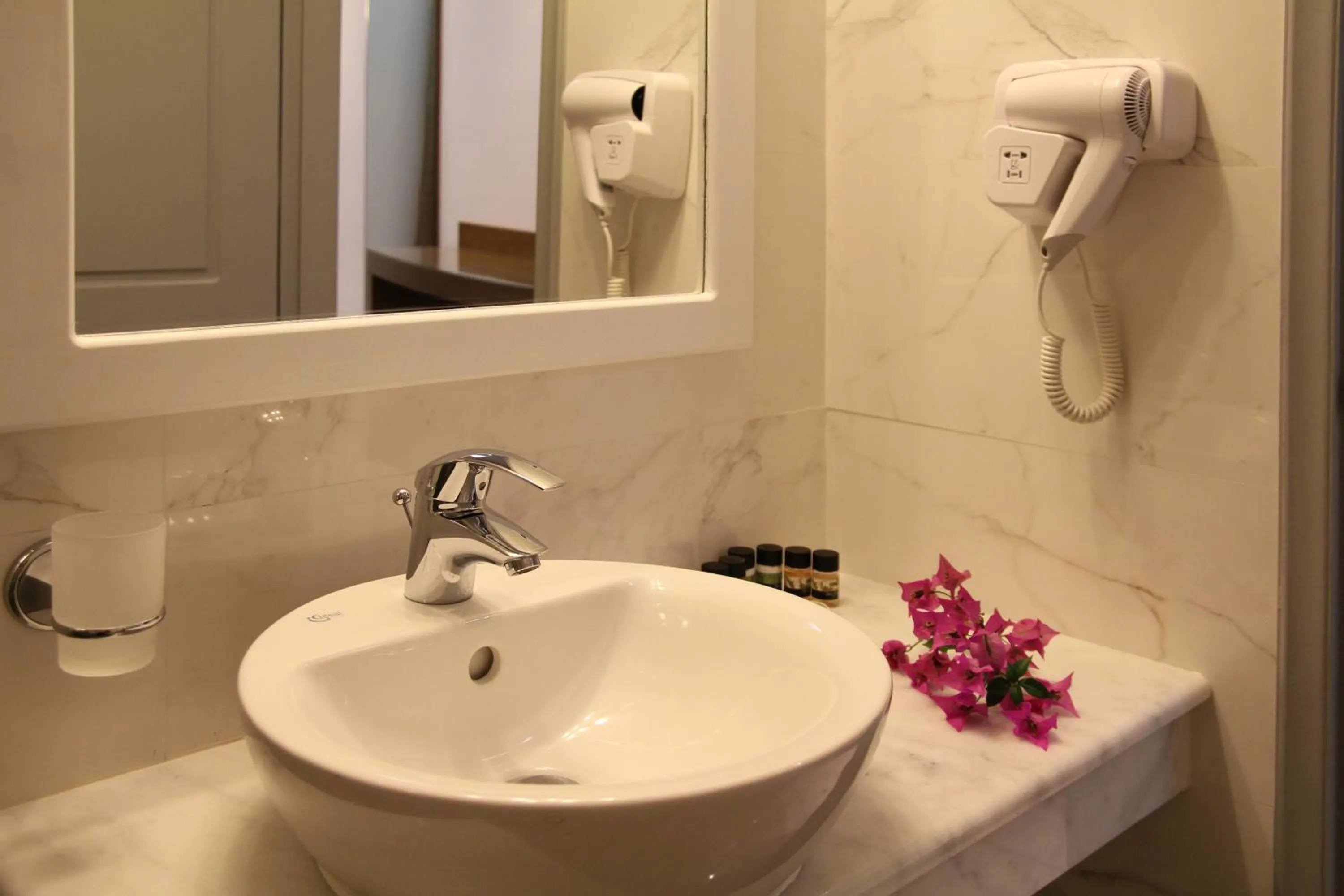 Bathroom in Achilles Hotel