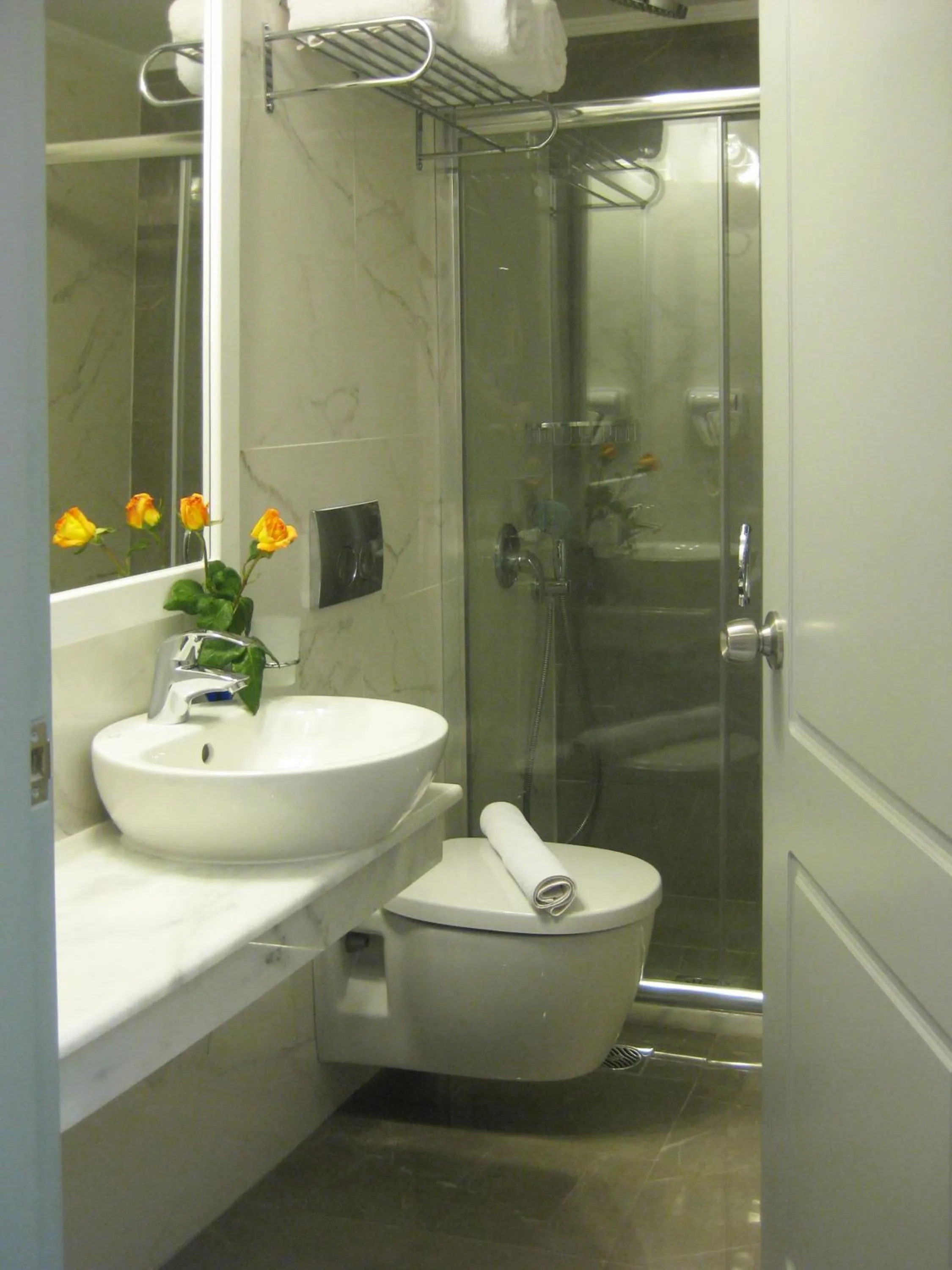 Bathroom in Achilles Hotel