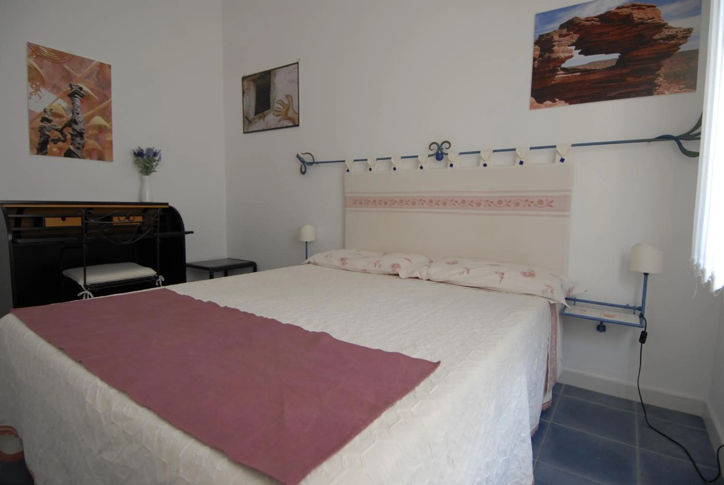 Bedroom, Bed in Nughe 'e' Oro Guesthouse