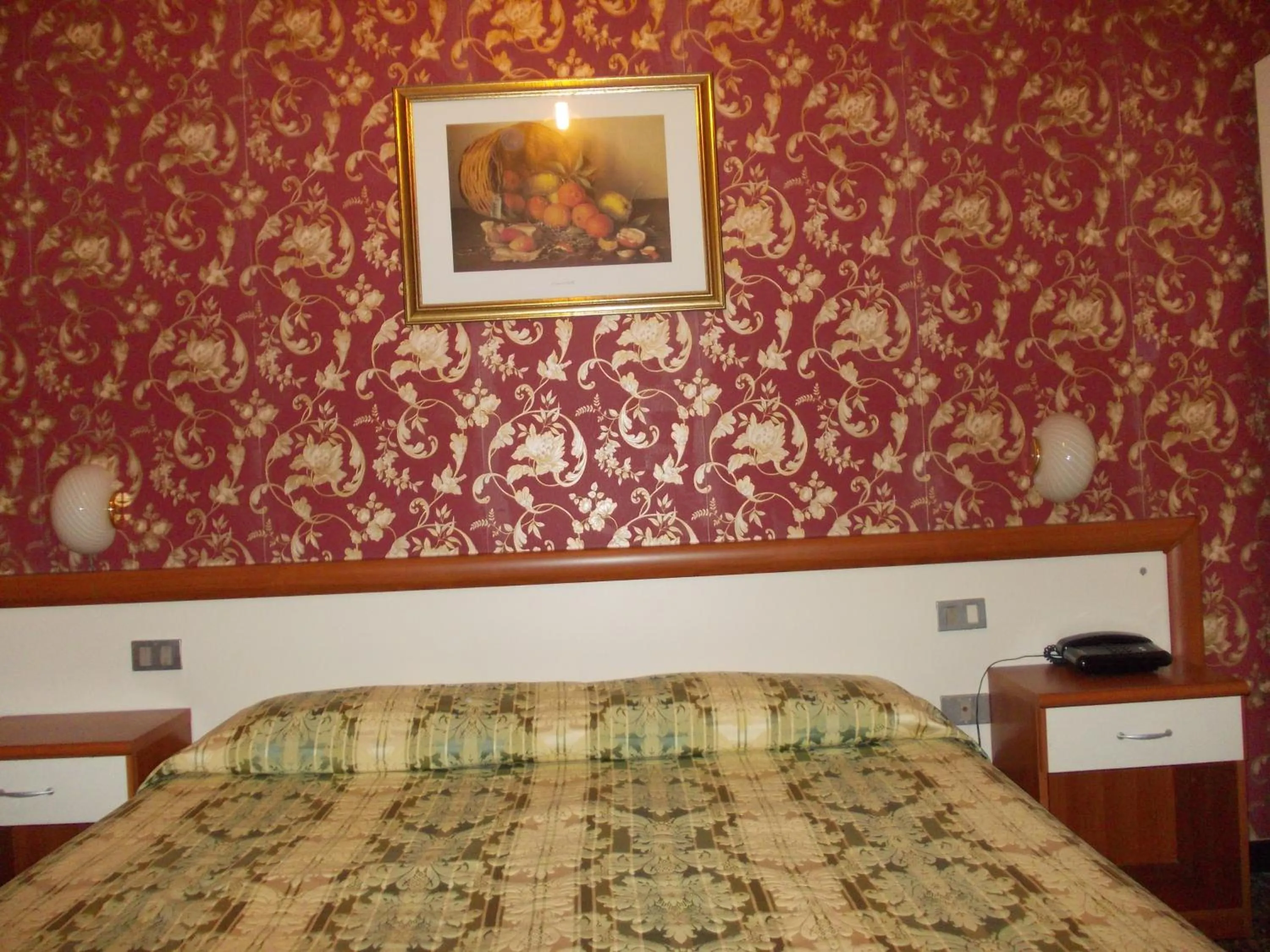 Bedroom, Bed in Albergo Boccadasse