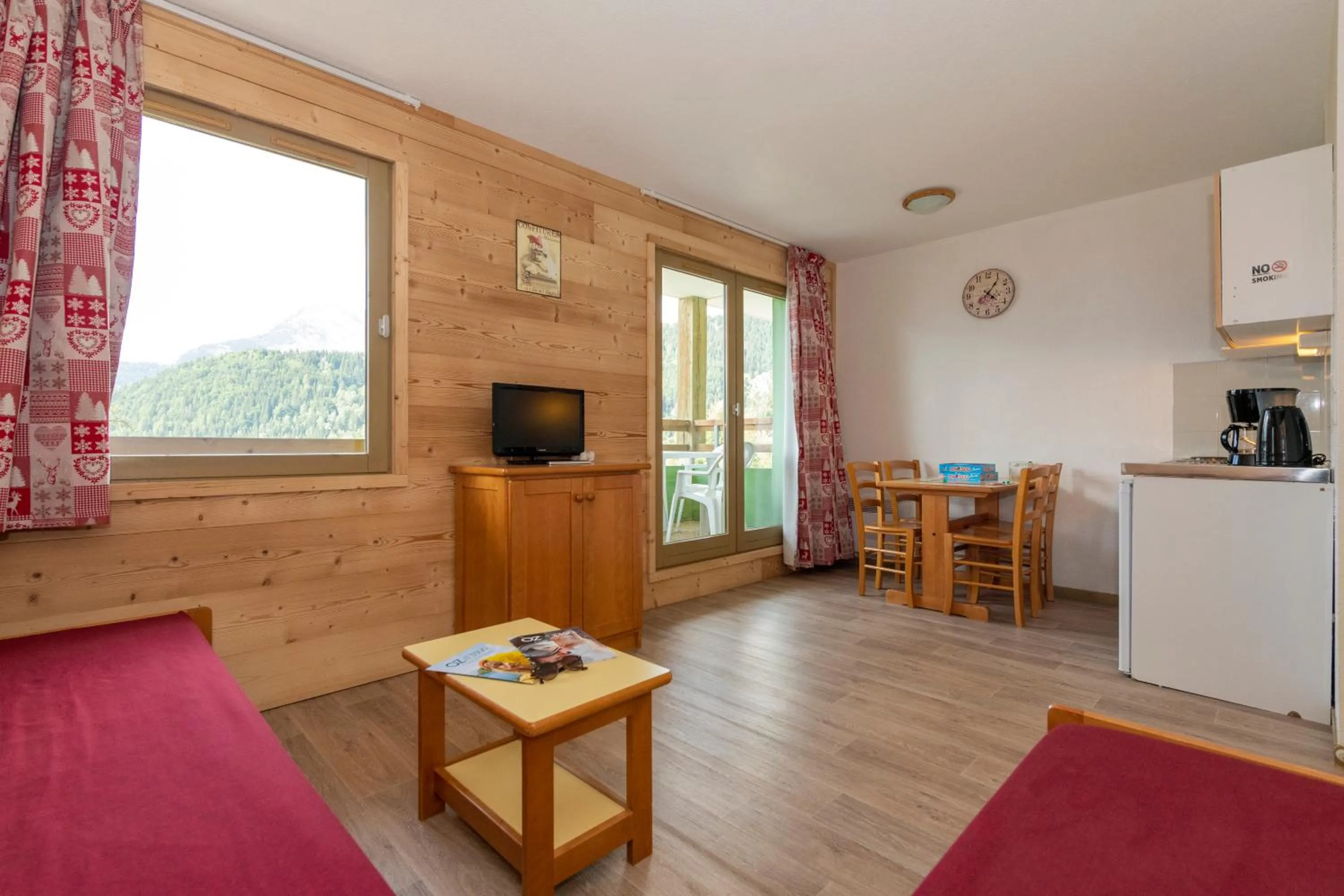 Living room in Résidence Capfun Couleurs Soleil, Oz en Oisans