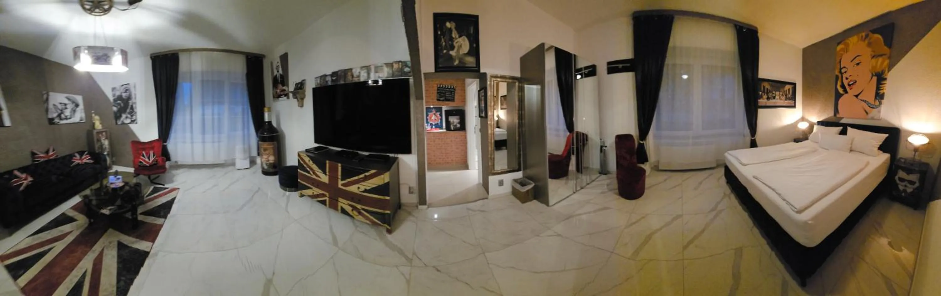 Bed in Hotel Karthäuser Hof