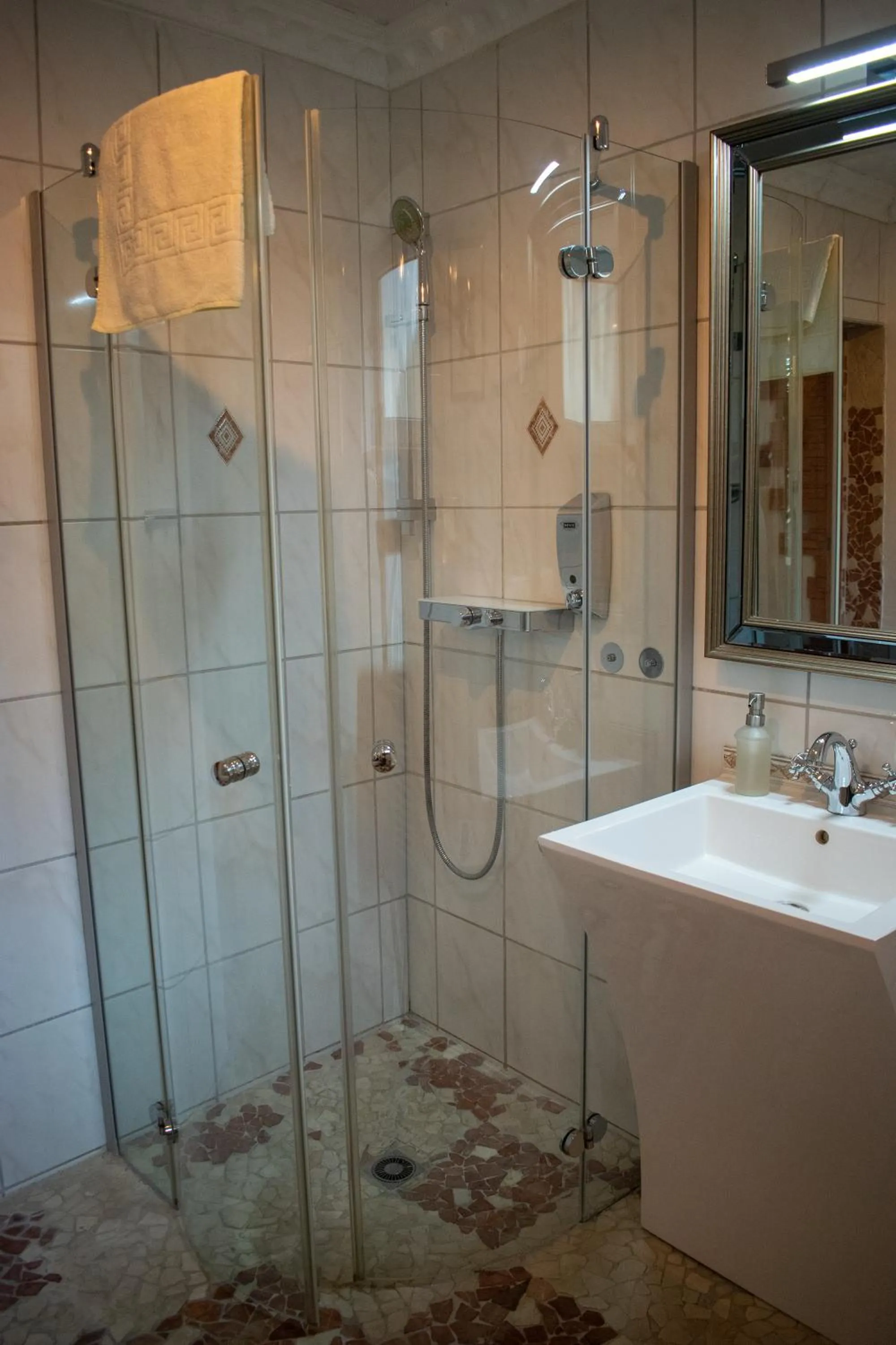 Bathroom in Hotel Karthäuser Hof