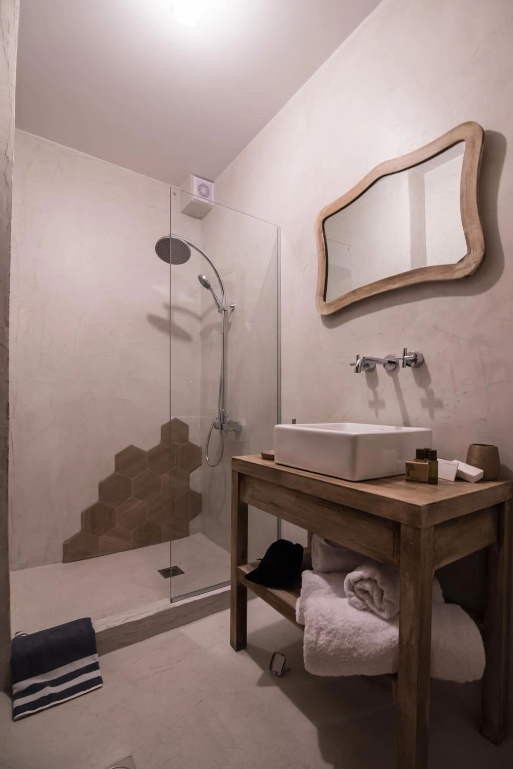 Shower in Mythic Valley