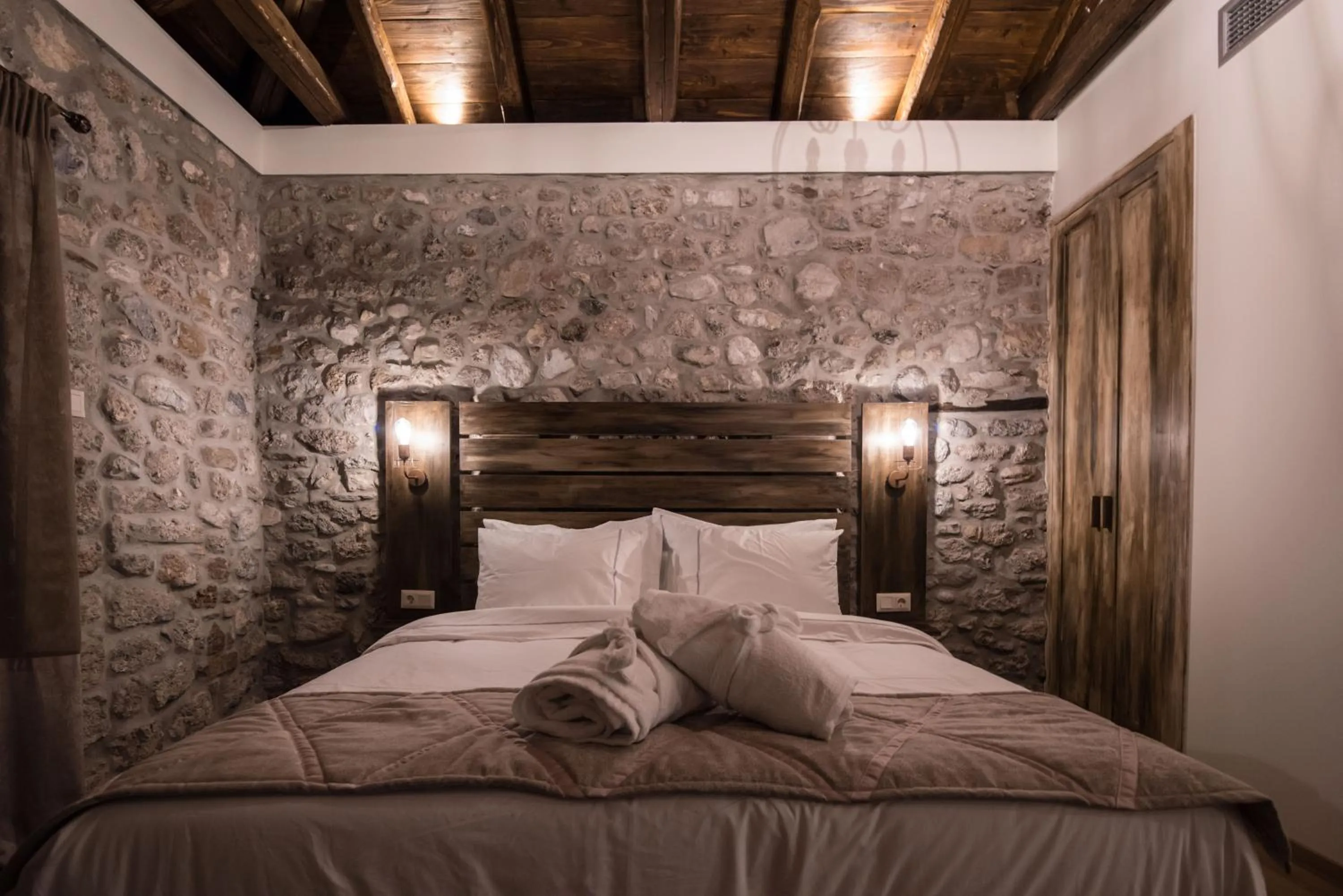 Bed in Mythic Valley