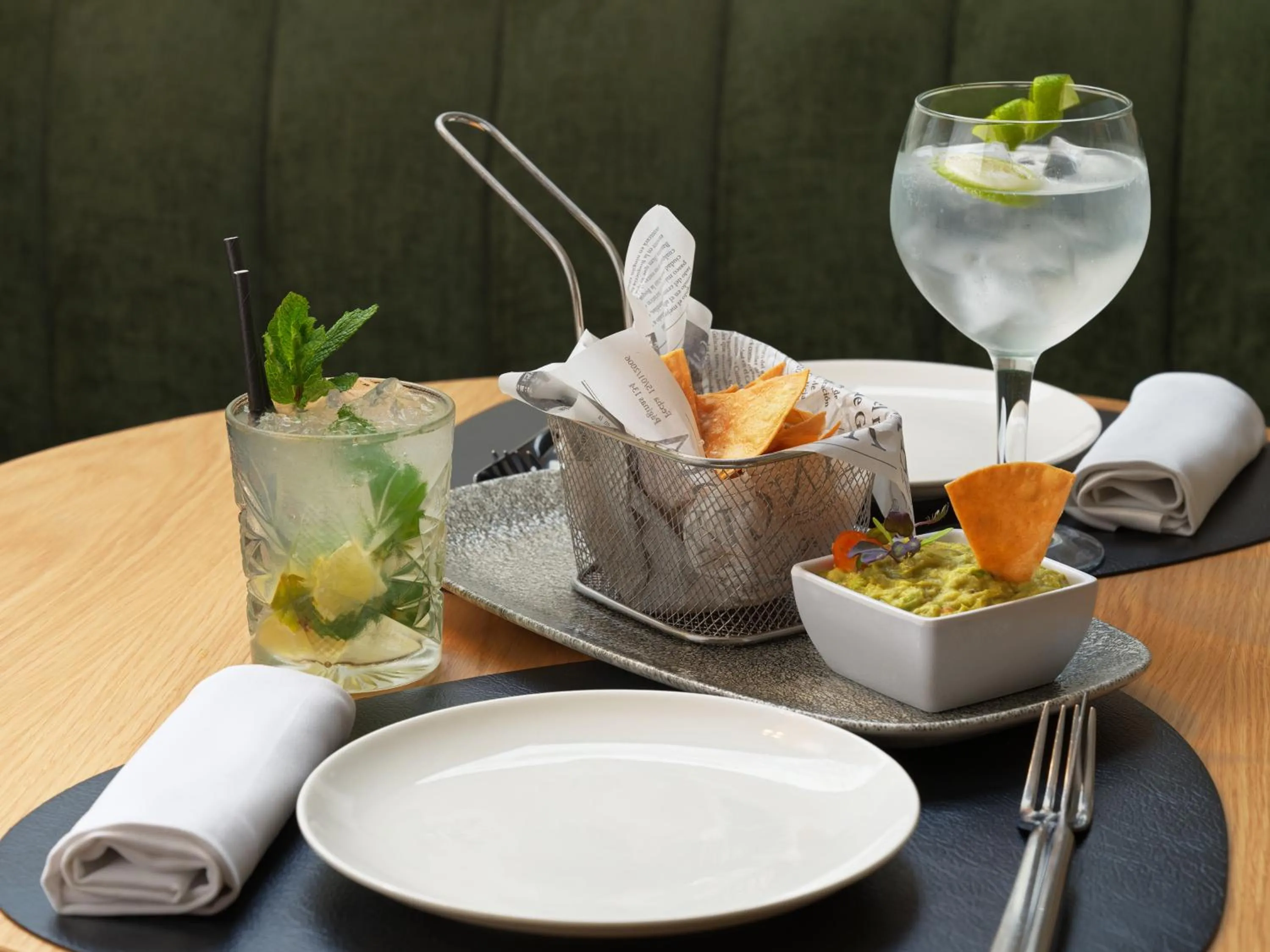 Lounge or bar in H10 Casanova