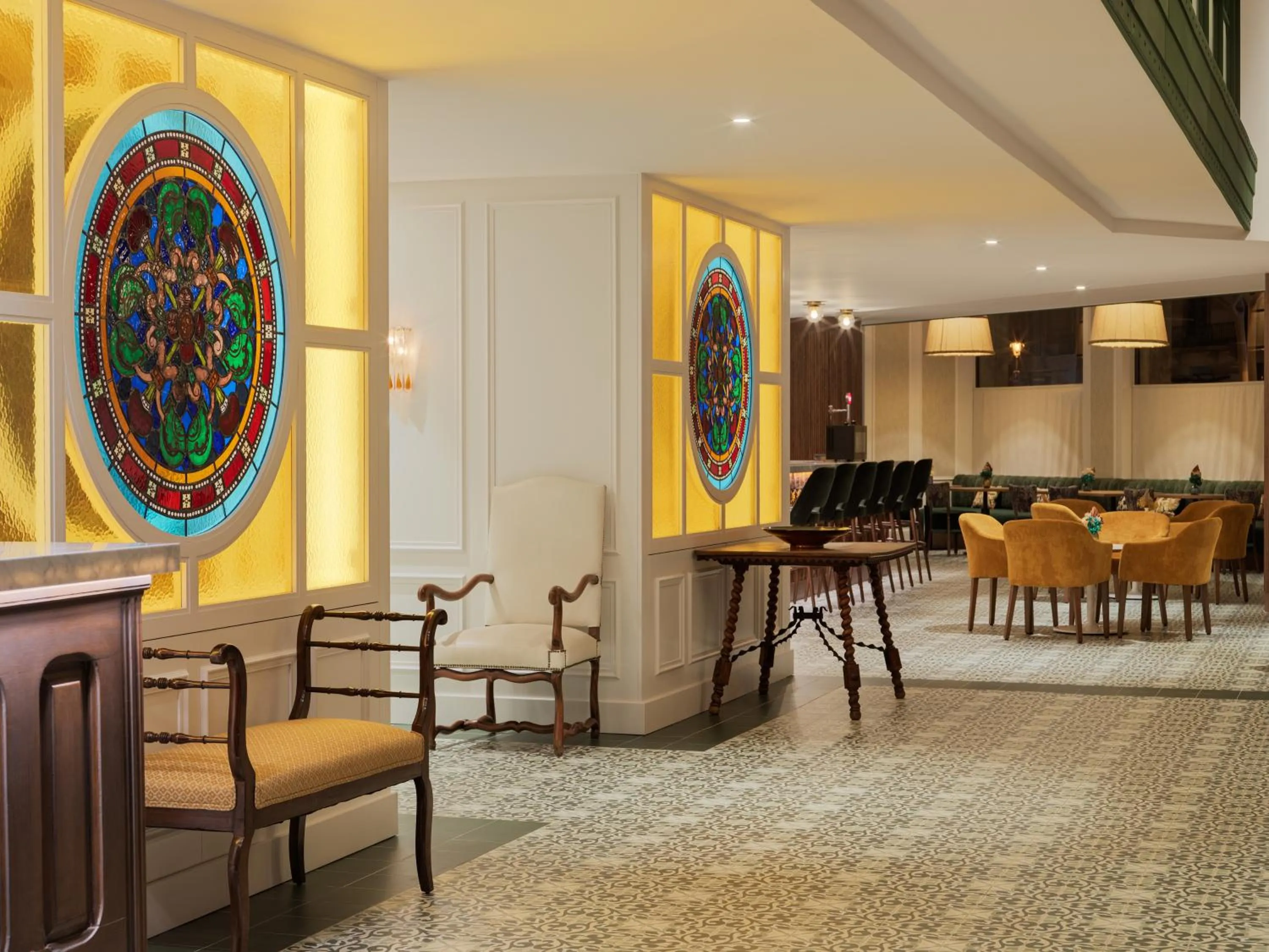 Property building in H10 Casanova