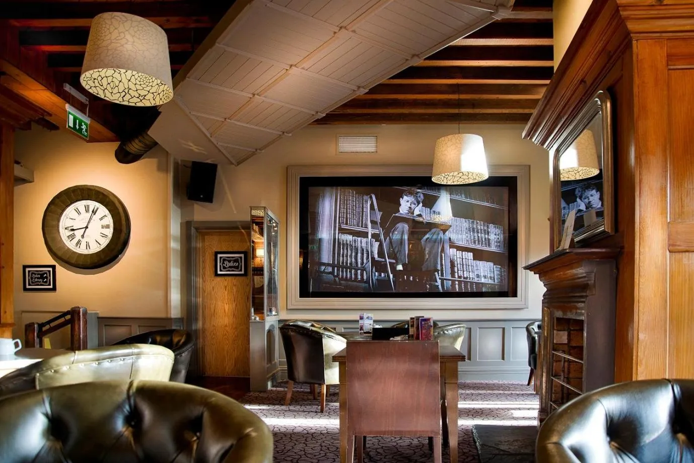 Lounge or bar in Dinn Rí Hotel