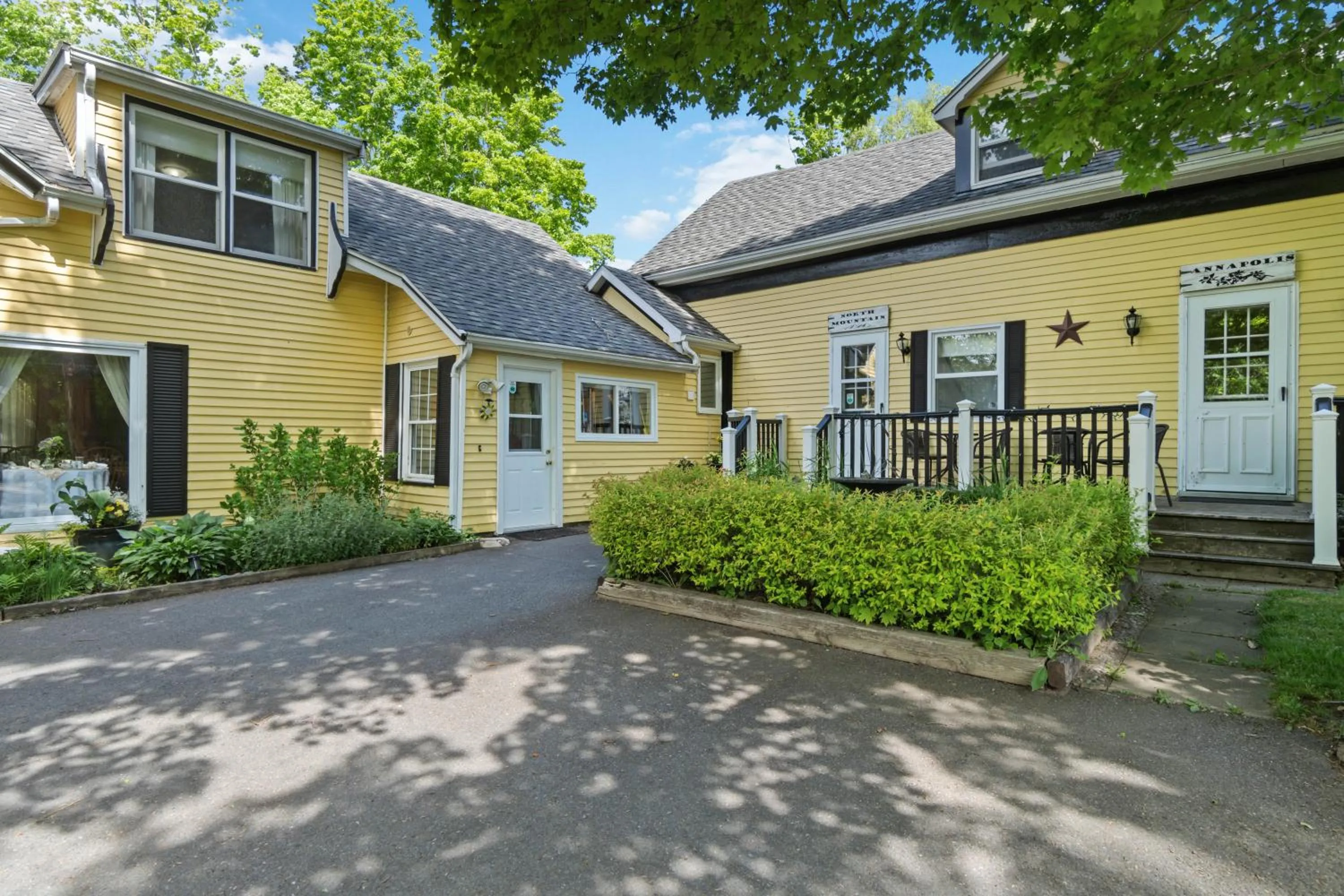Garden in Farmhouse Inn B&B
