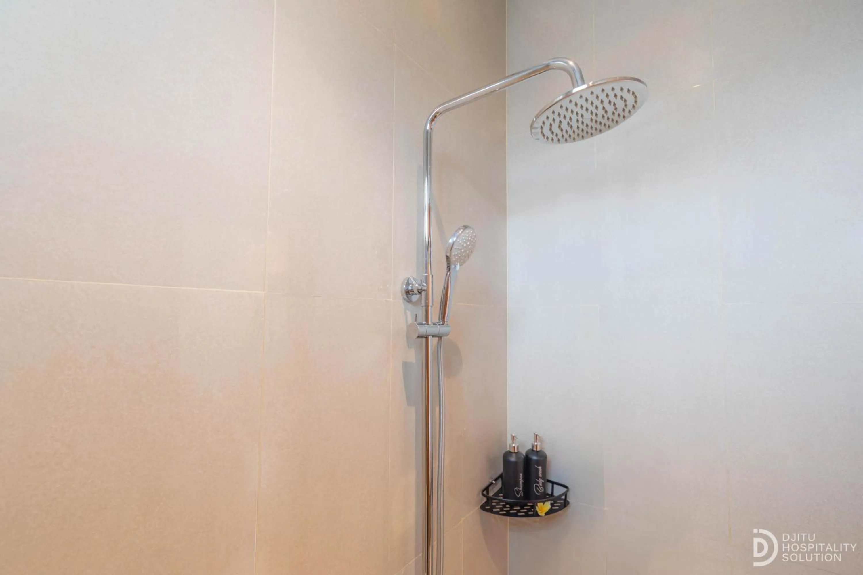 Bathroom in Suastika Lodge