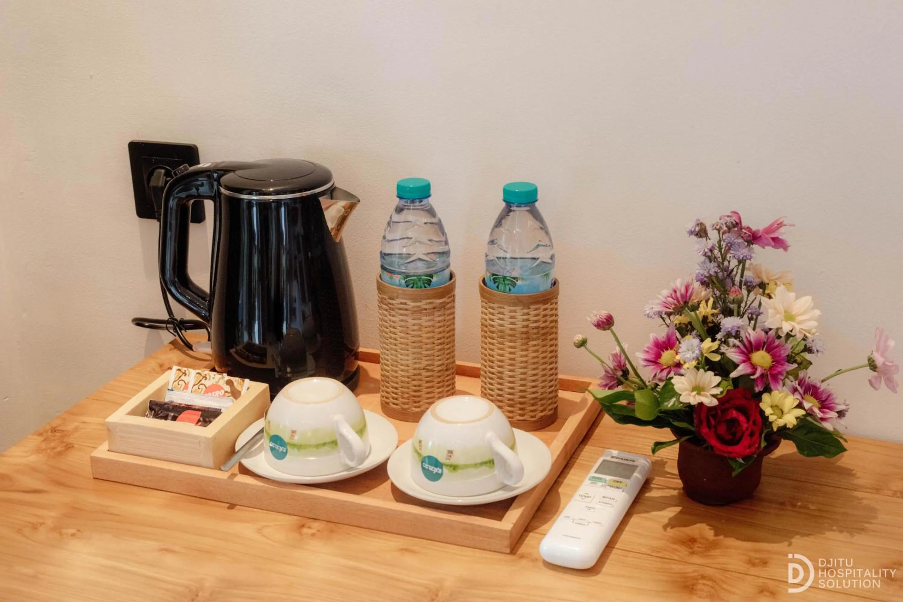 Coffee/tea facilities in Suastika Lodge