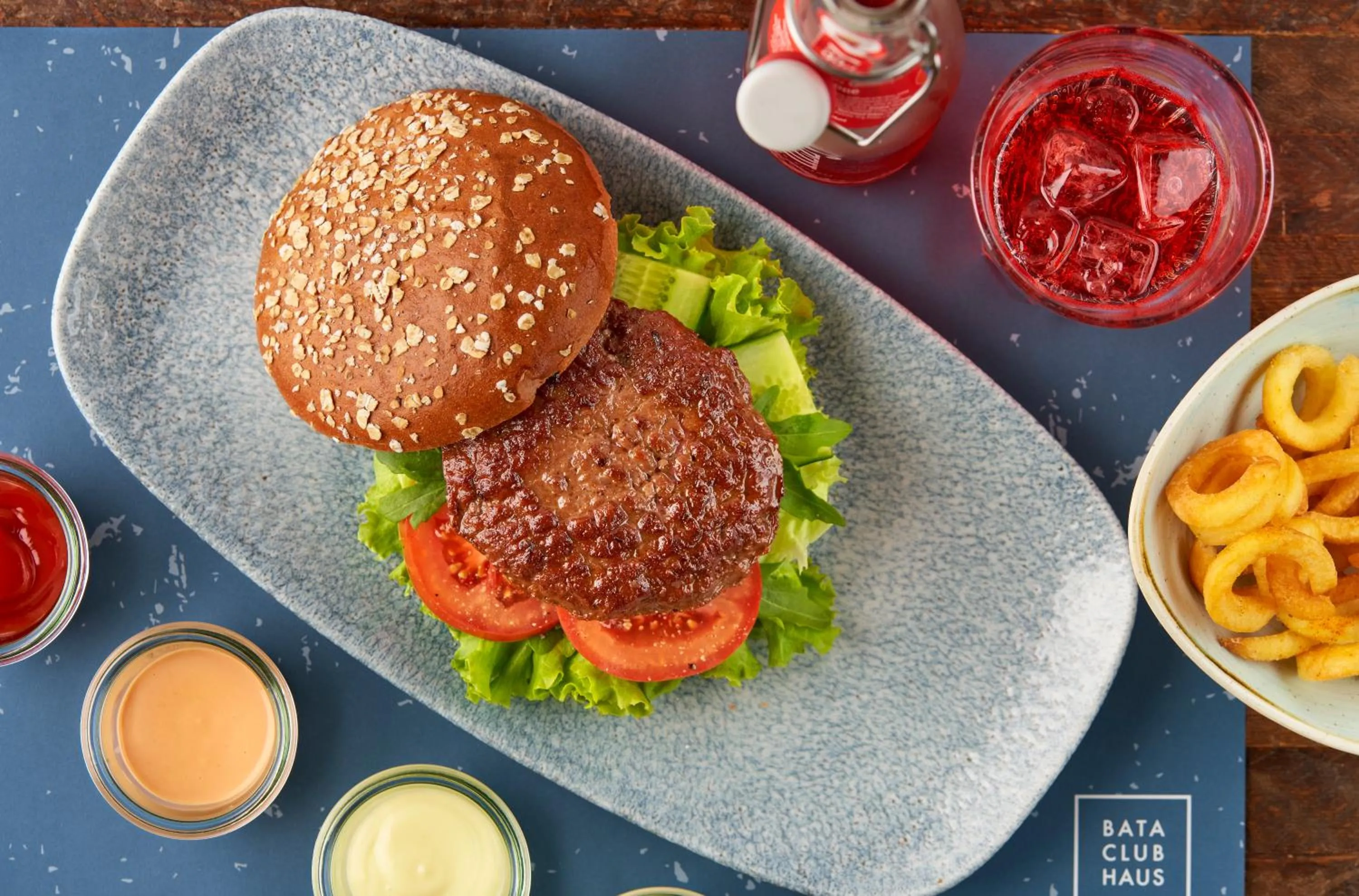 Restaurant/places to eat in Bata Club Haus