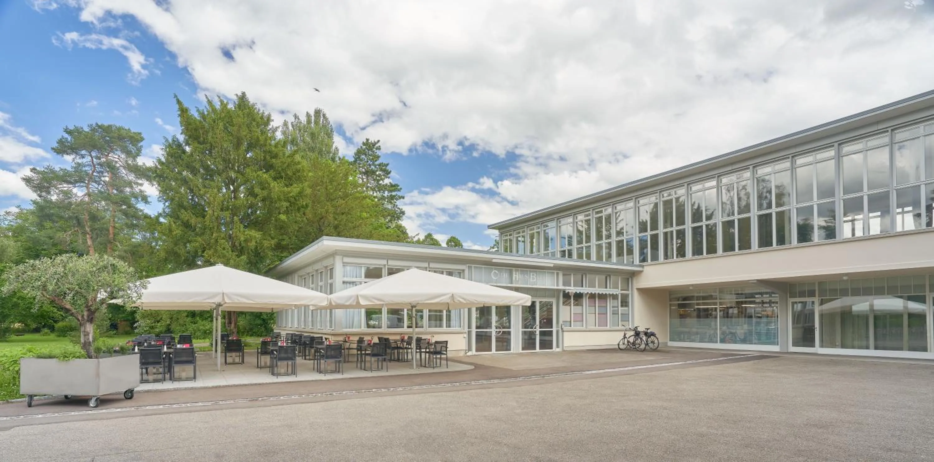 Property building in Bata Club Haus