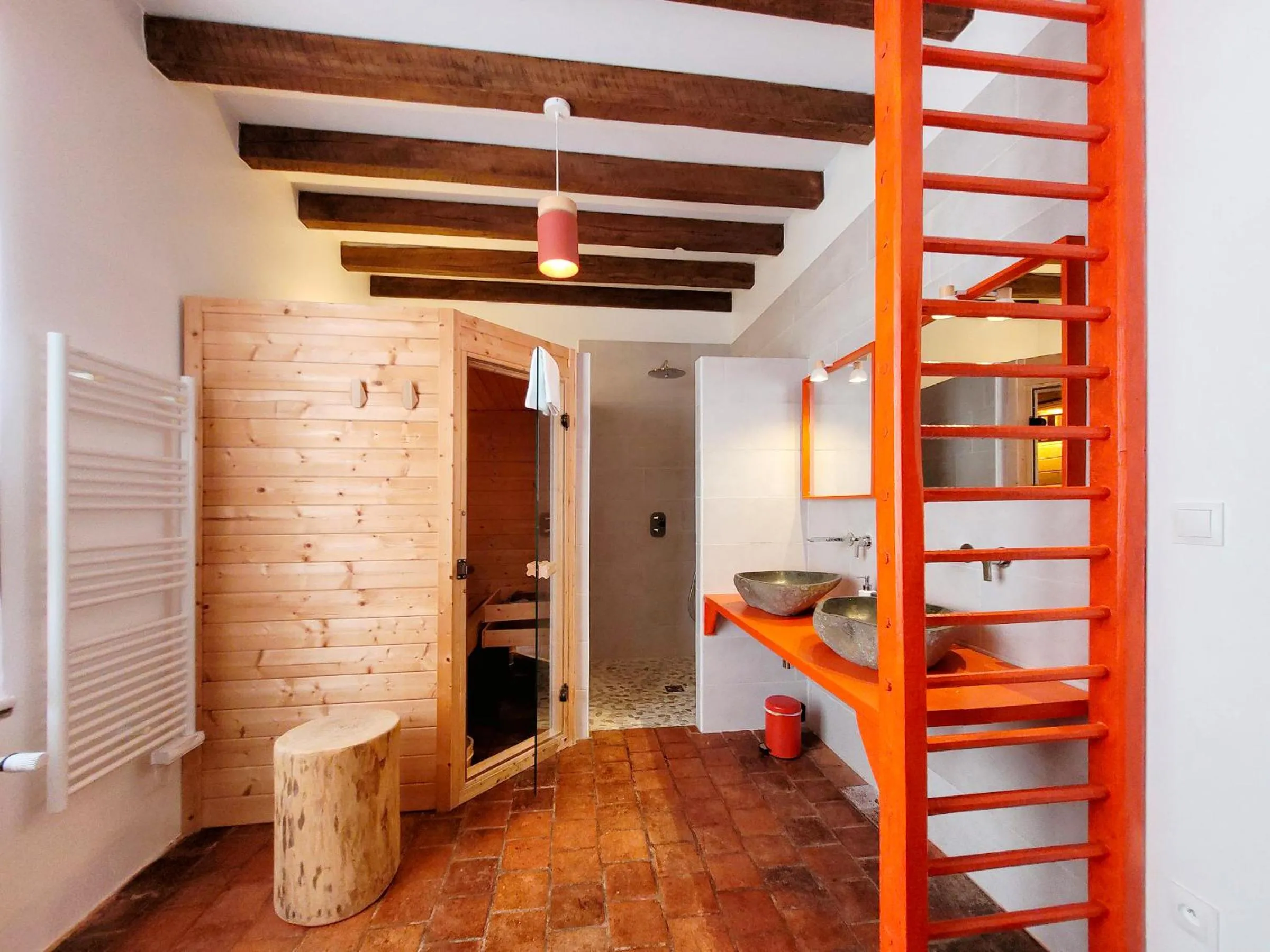 Bathroom in Jardin des Sens, la Rente d'Eguilly