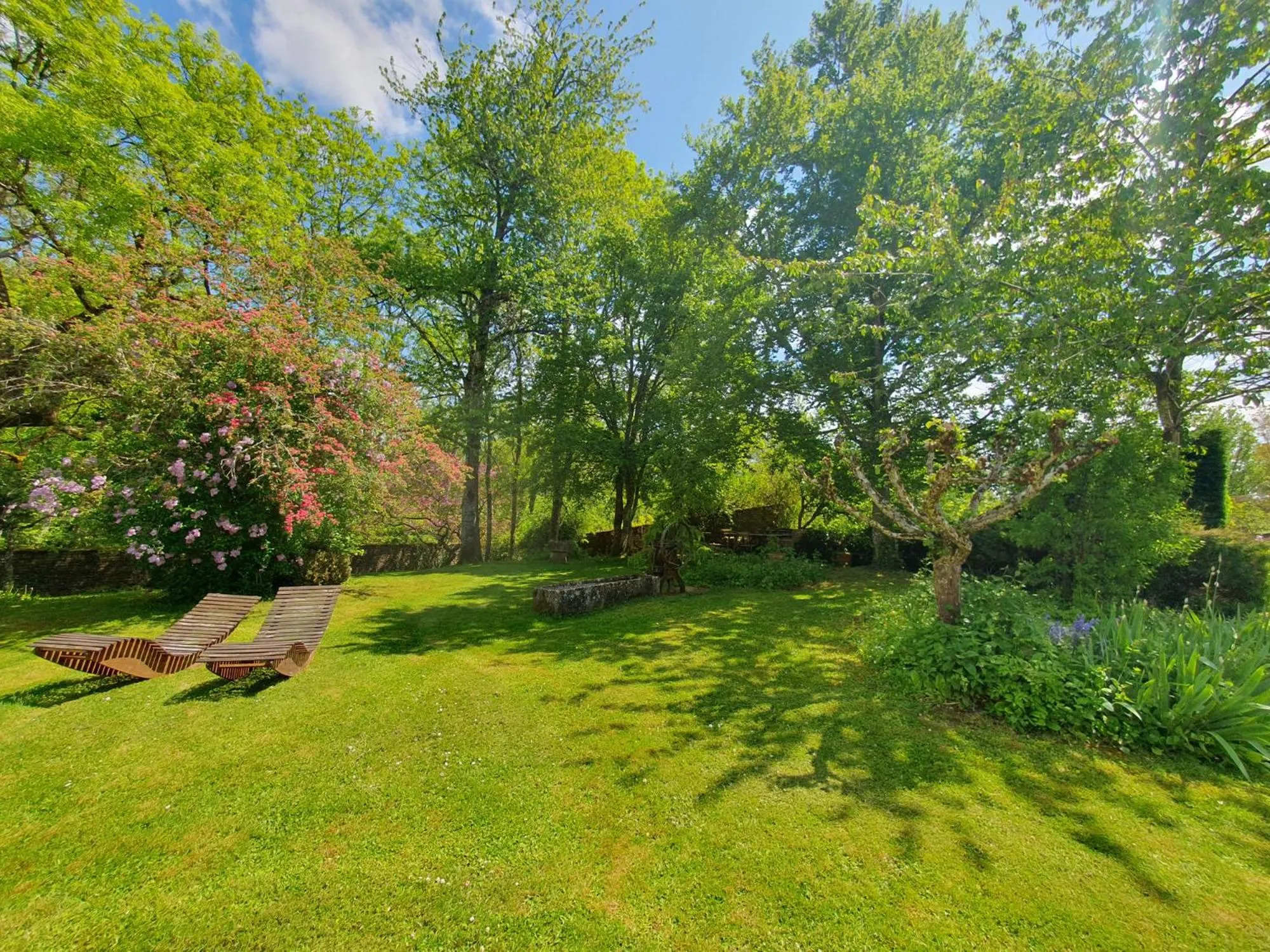 Garden in Jardin des Sens, la Rente d'Eguilly