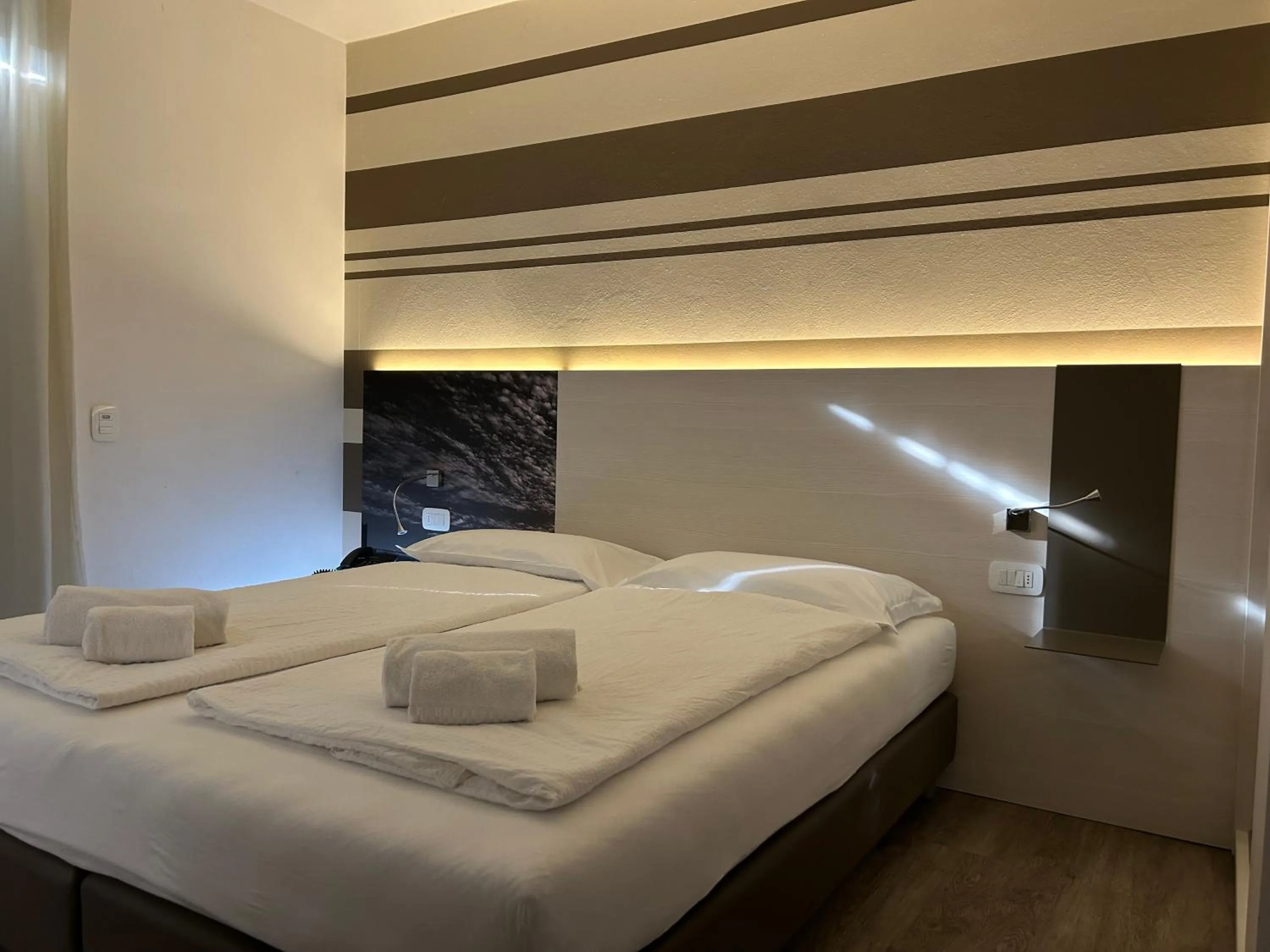 Bedroom, Bed in Hotel San Carlo