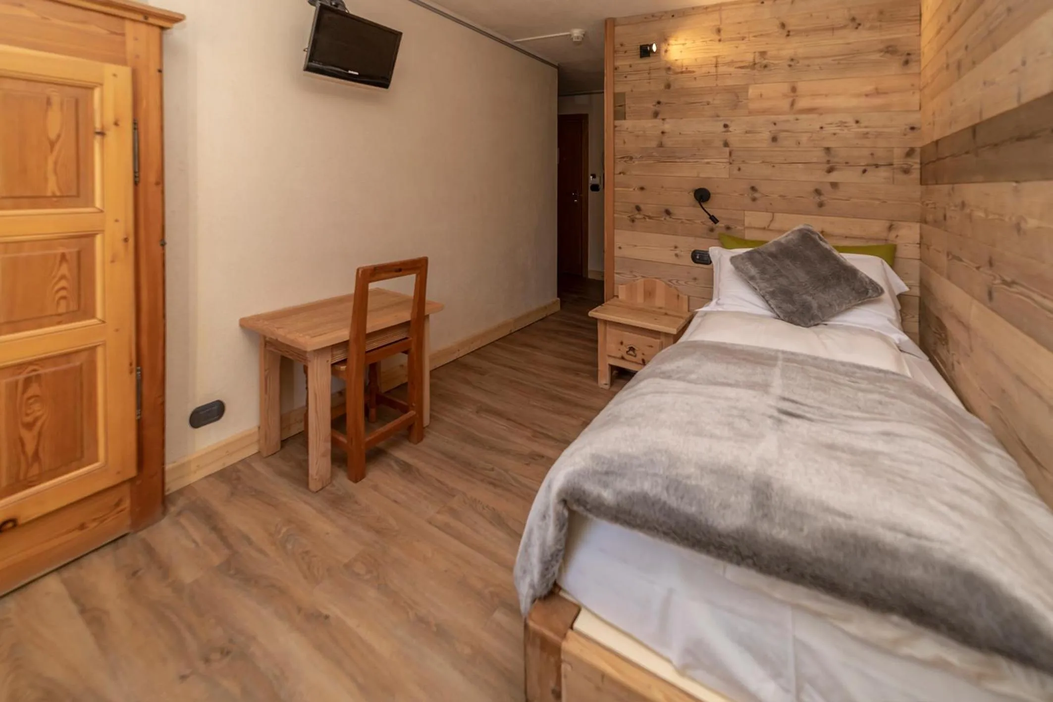 Bed in Hotel Stella Alpina