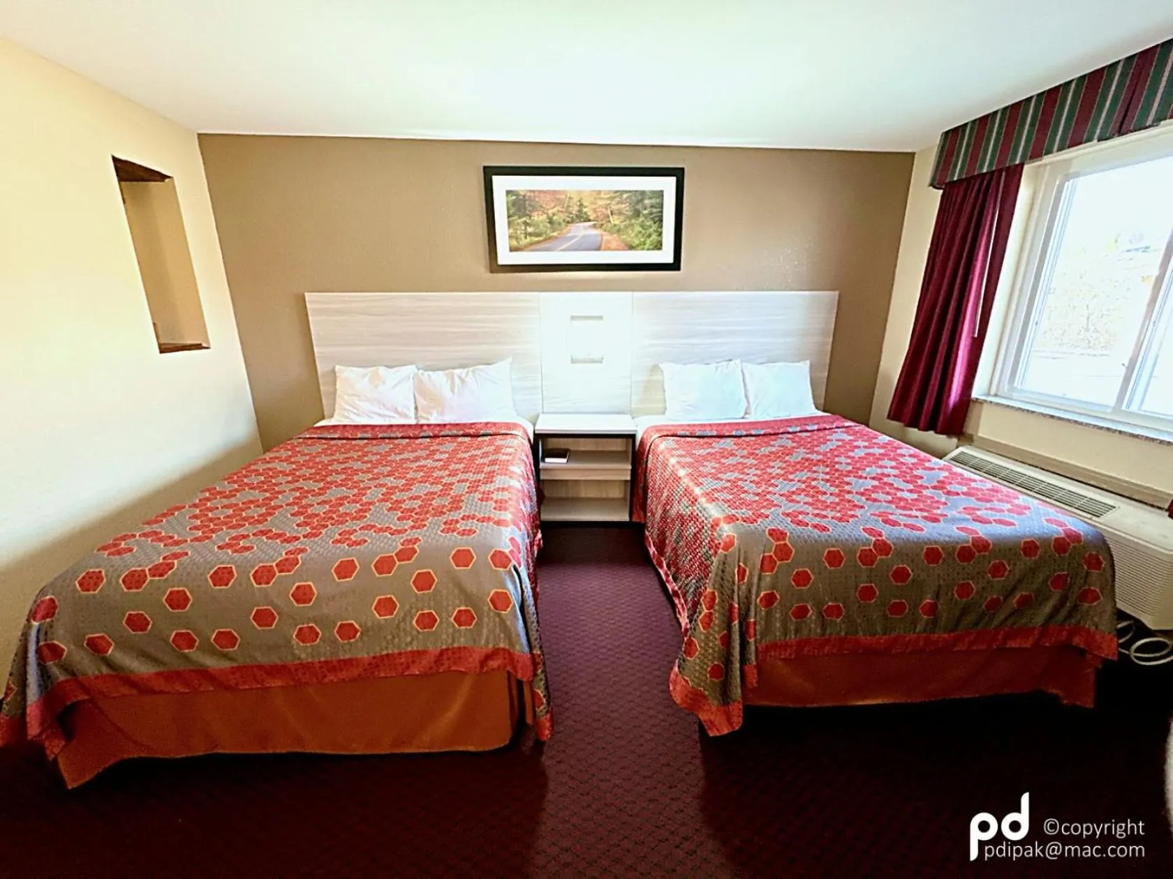 Bed in Travel Inn & Suites Flemington