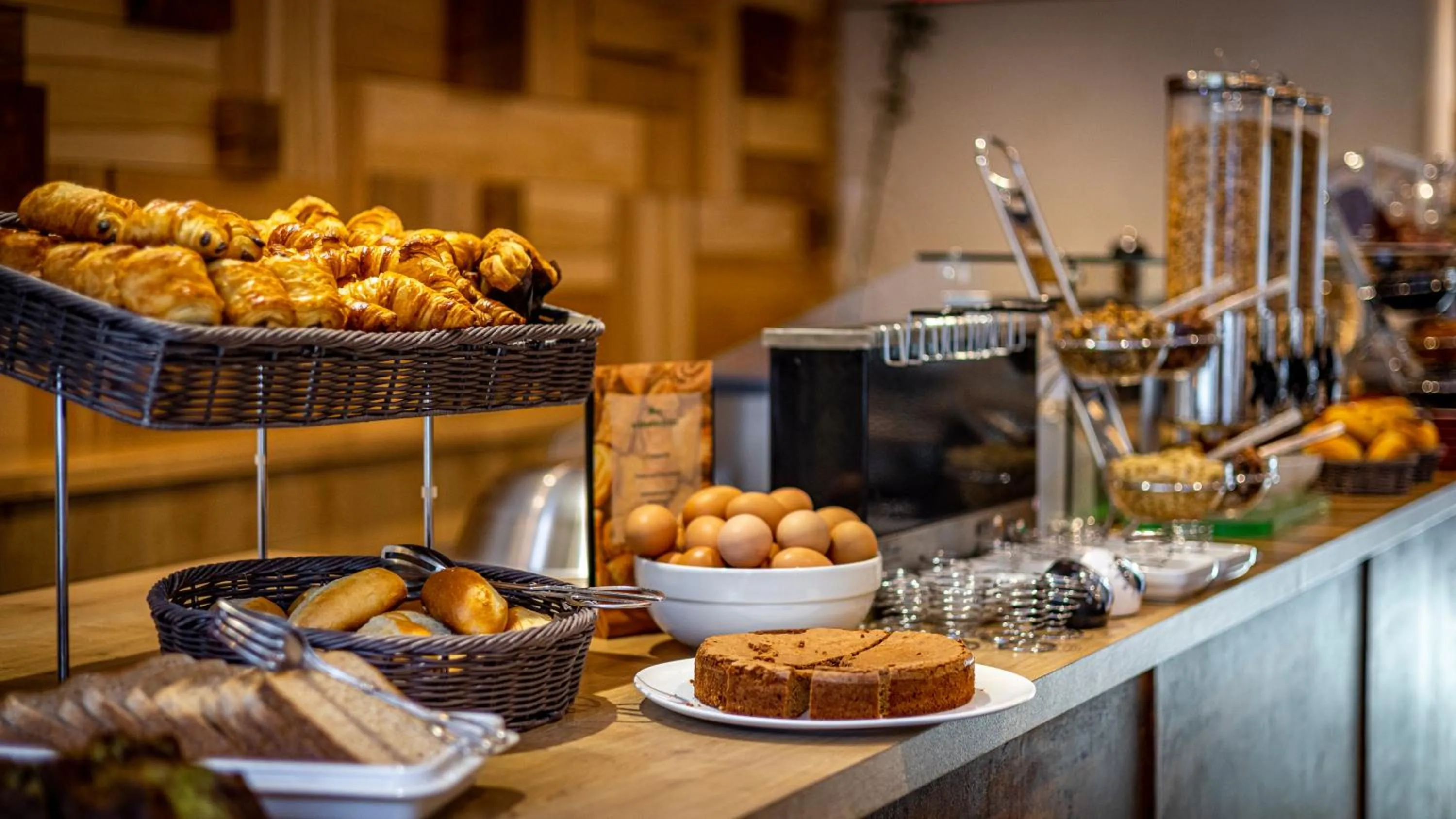 Buffet breakfast in Hotel Restaurant Mont Champ du Feu